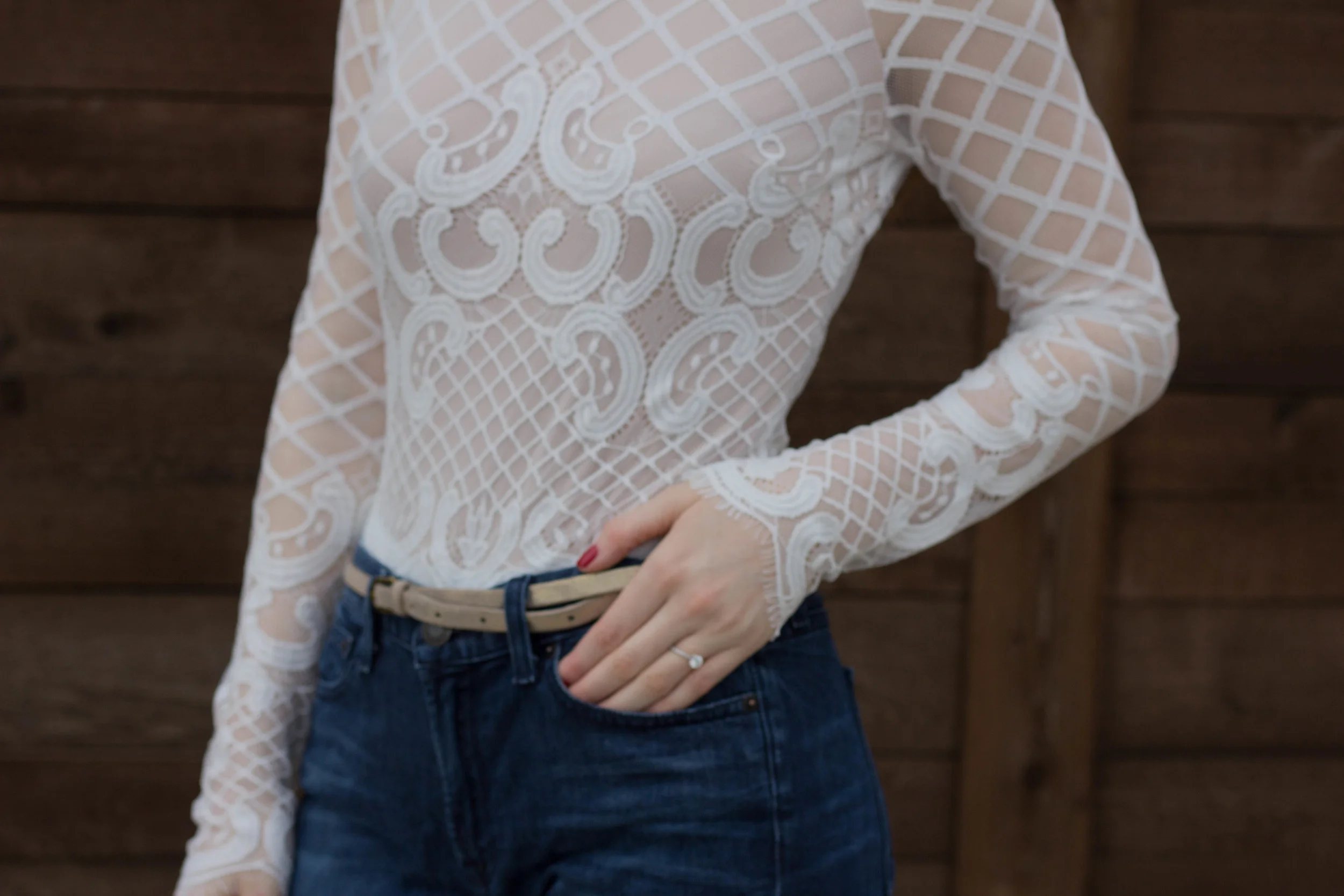 latiste white body suit, j crew high waisted jeans, kimchi blue gold pumps, kendra scott sophee earrings, how to style a bodysuit