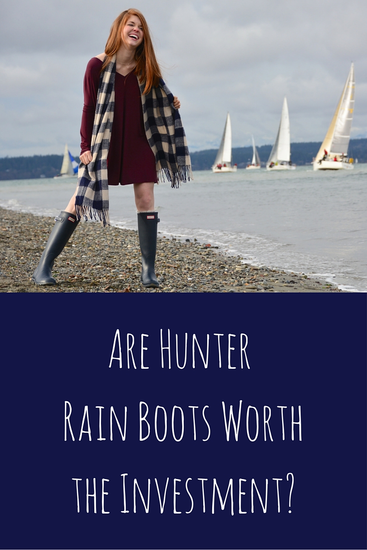 tall navy hunter rain boots, piko tunic, gingham scarf, seattle, discovery park, pnw, heidi lockhart somes photography, are hunter rain boots worth the investment