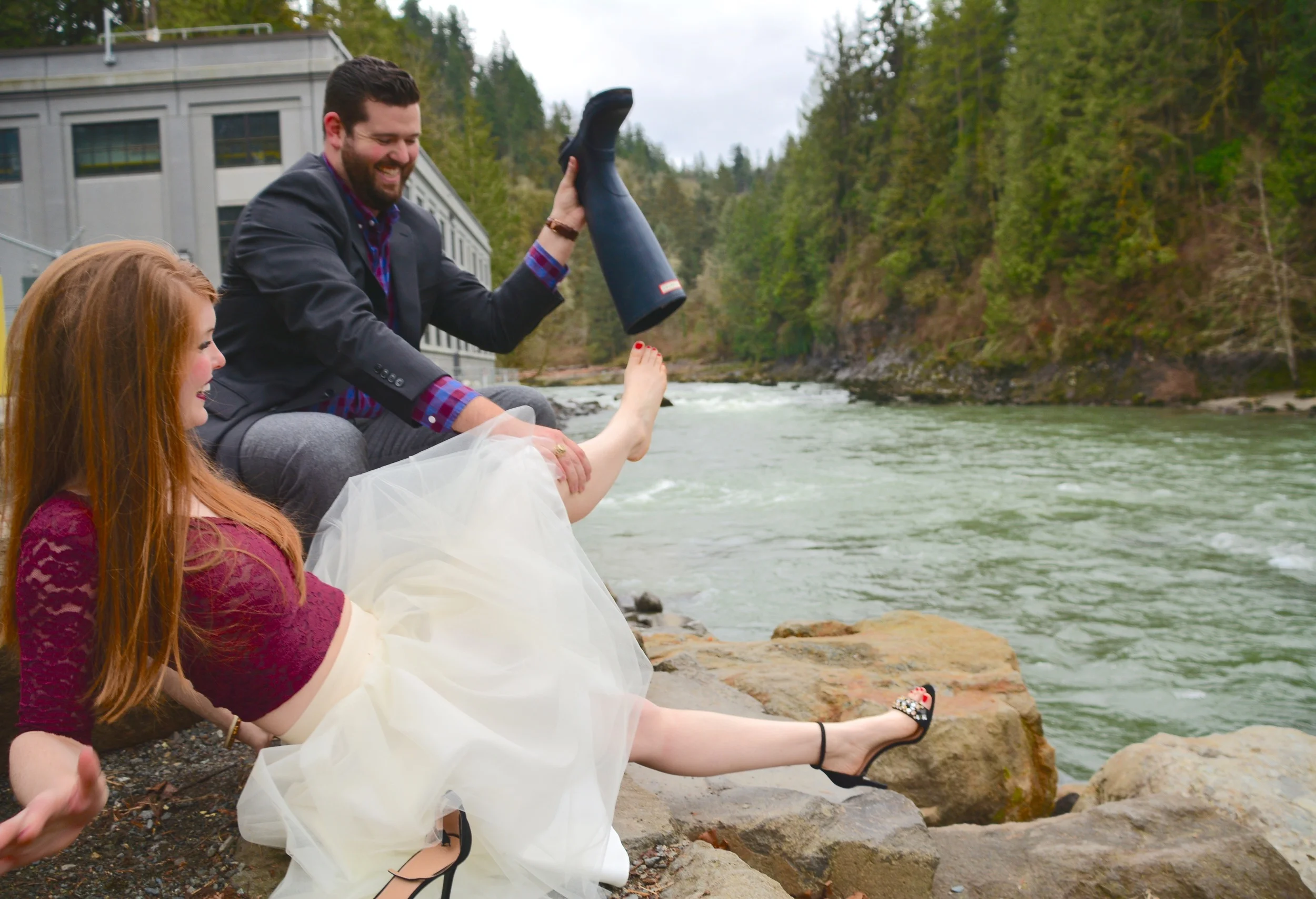 heidi lockhart somes photography, bliss tulle skirt, engagement pictures, tips,  kimchi maroon lace crop top, tory burch elana heels, snoqualmie falls