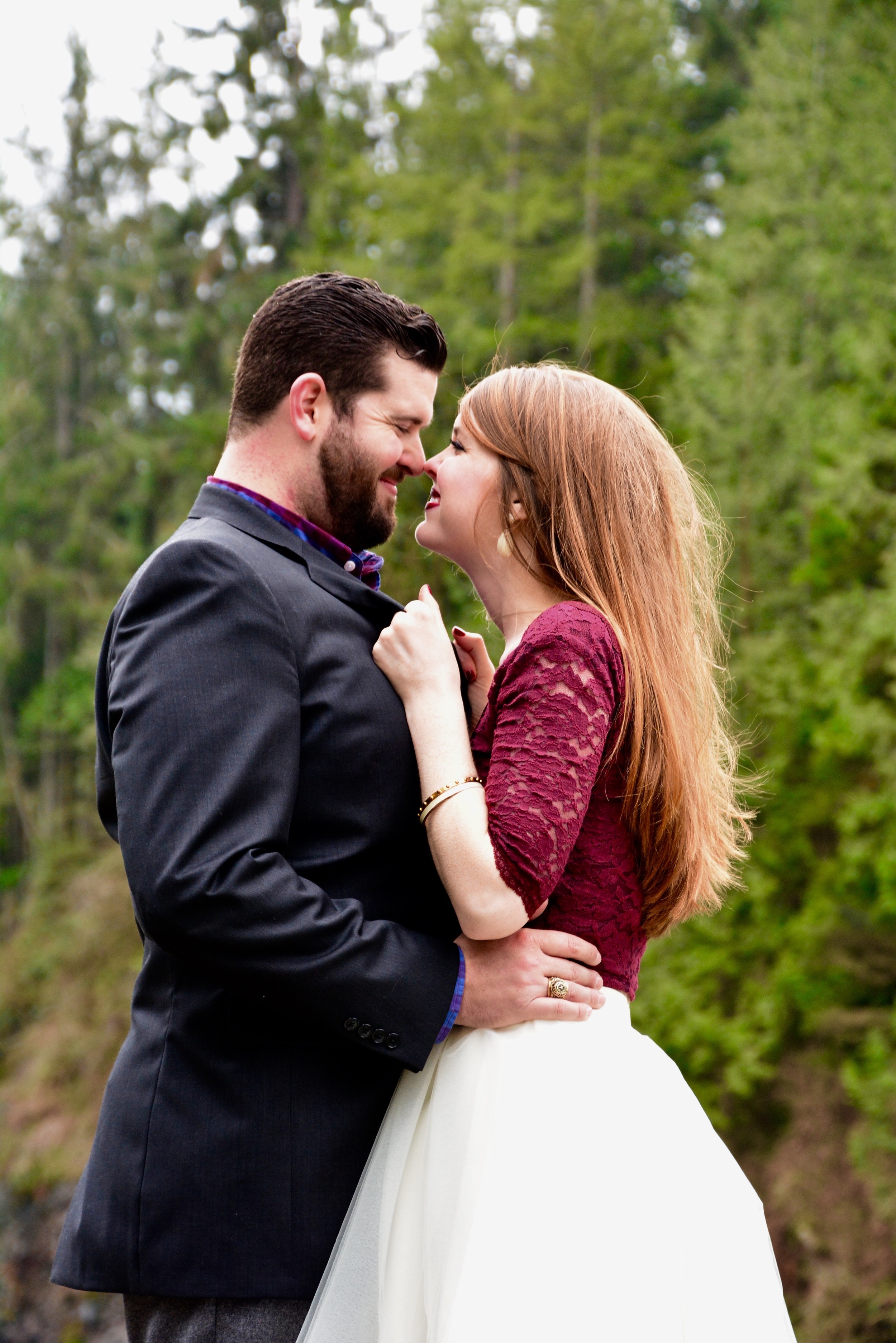heidi lockhart somes photography, bliss tulle skirt, engagement pictures, tips,  kimchi maroon lace crop top, tory burch elana heels, snoqualmie falls
