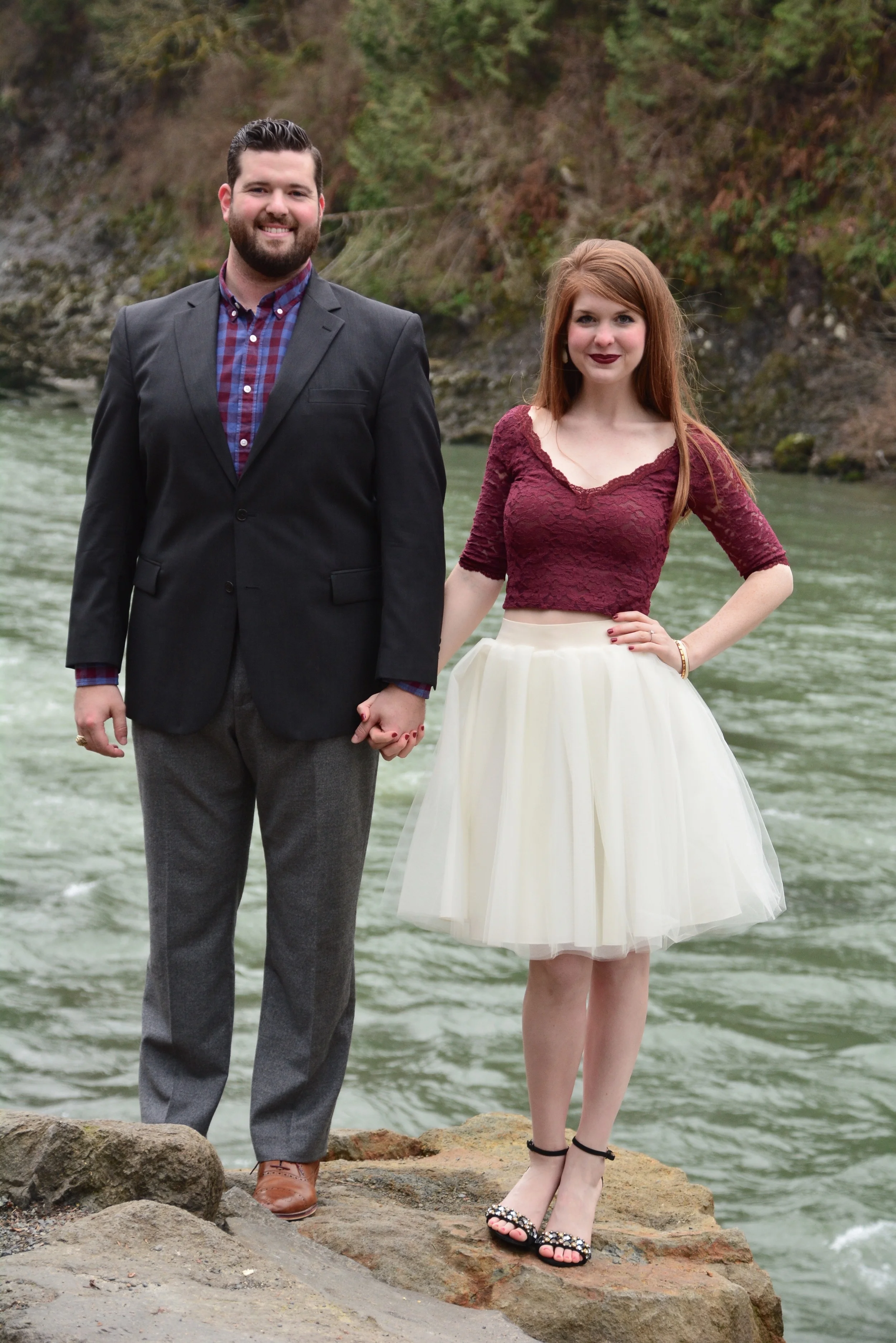 heidi lockhart somes photography, bliss tulle skirt, engagement pictures, tips,  kimchi maroon lace crop top, tory burch elana heels, snoqualmie falls