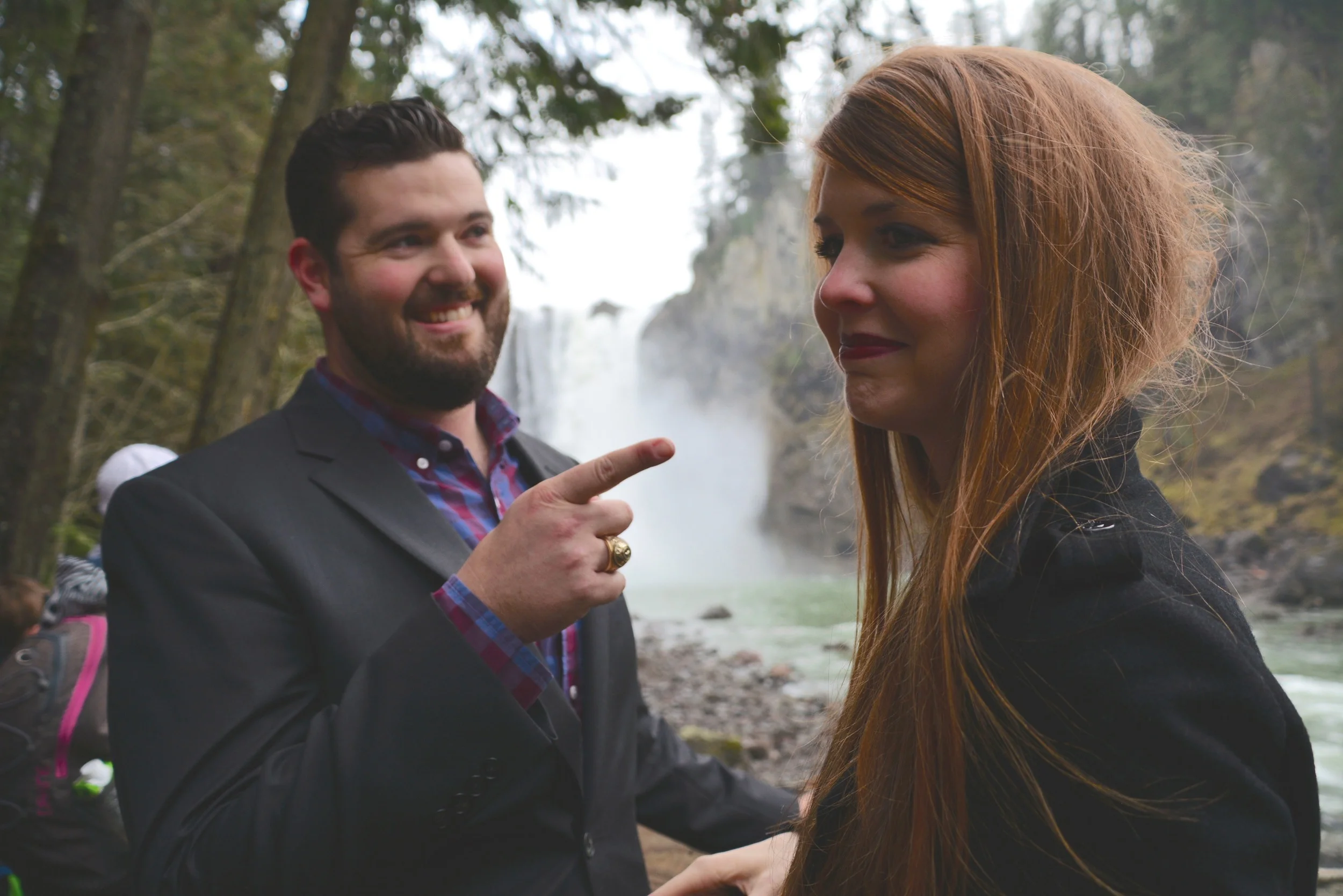 heidi lockhart somes photography, bliss tulle skirt, engagement pictures, tips,  kimchi maroon lace crop top, tory burch elana heels, snoqualmie falls