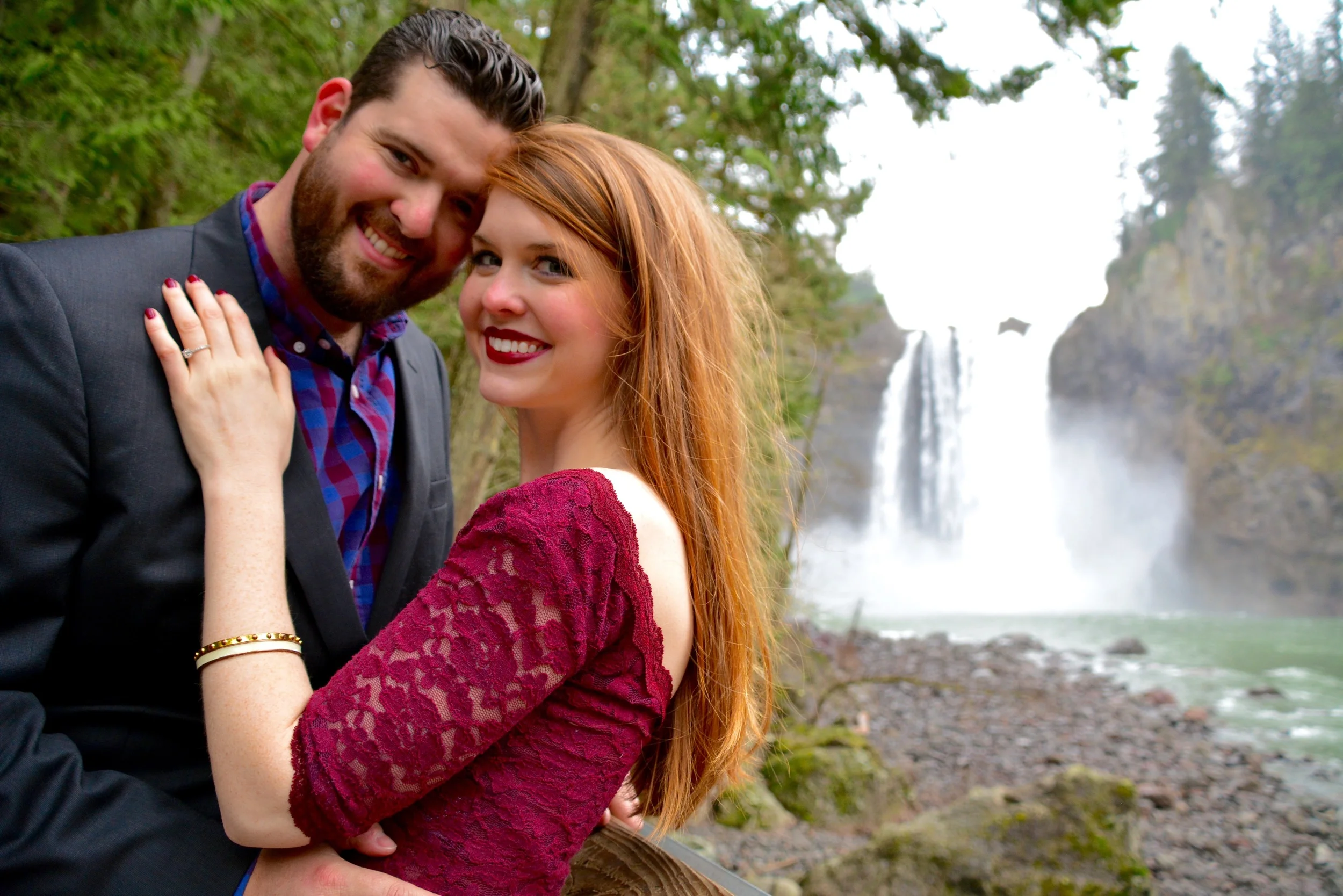 heidi lockhart somes photography, bliss tulle skirt, engagement pictures, tips,  kimchi maroon lace crop top, tory burch elana heels, snoqualmie falls
