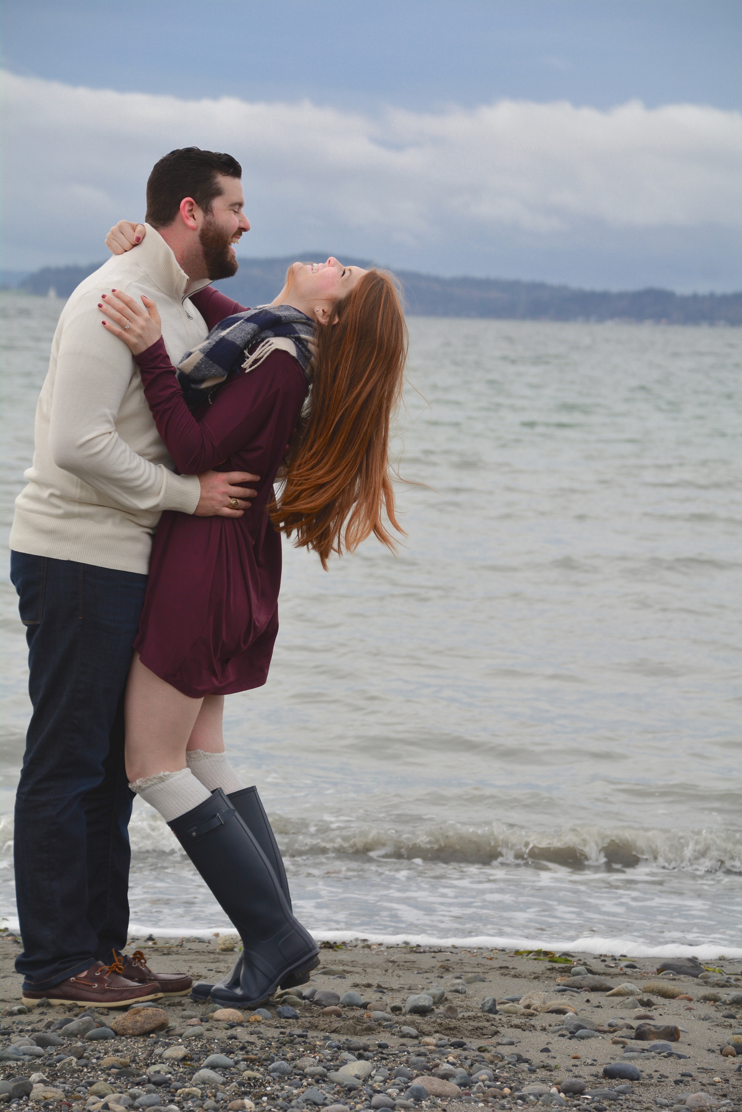 heidi lockhart somes photography, discovery park, seattle, washington, engagement photos, navy gingham scarf, who to use for save the dates, minted, navy hunter boots