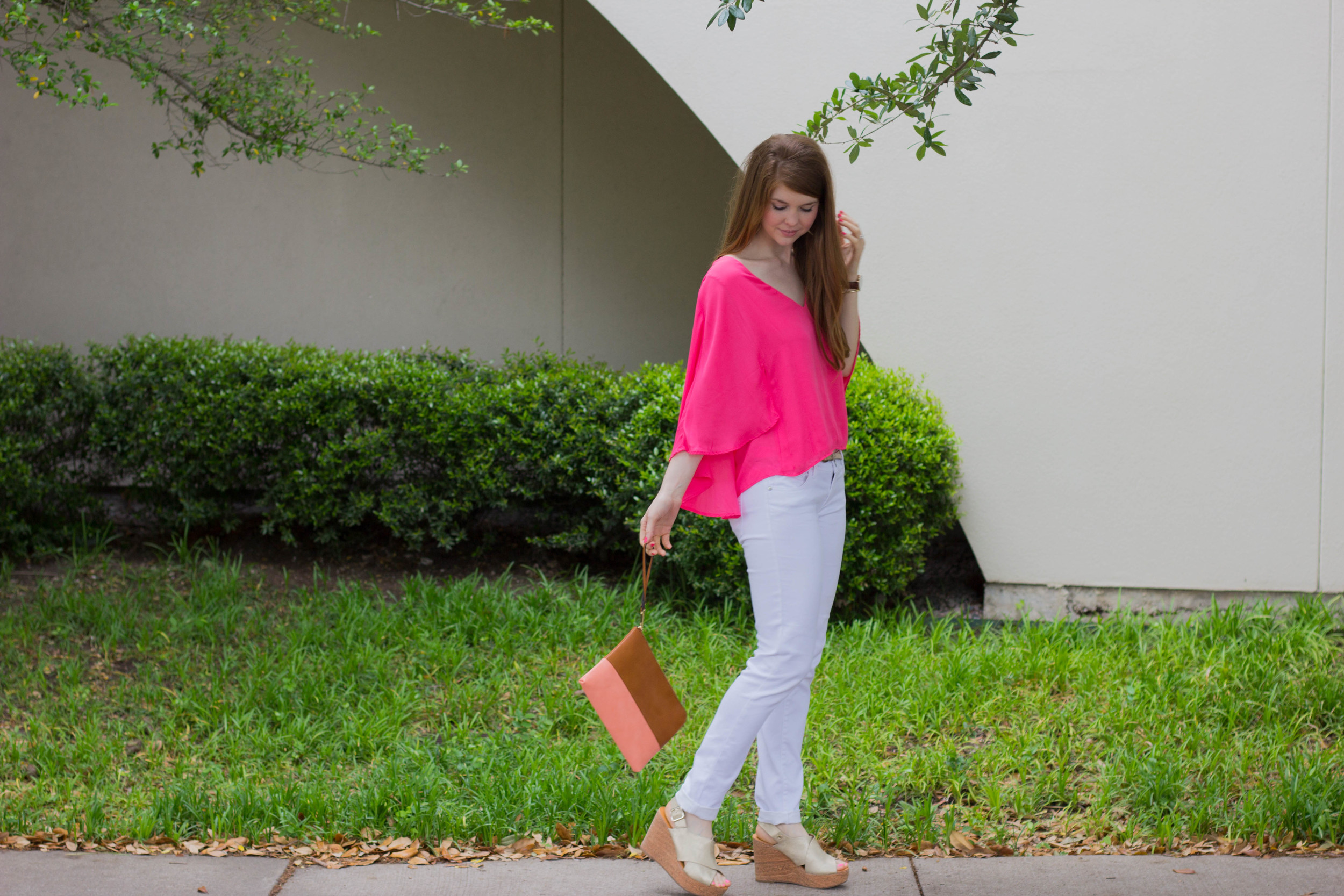 le tote, cupcakes and cashmere flowy cape top, white jeans