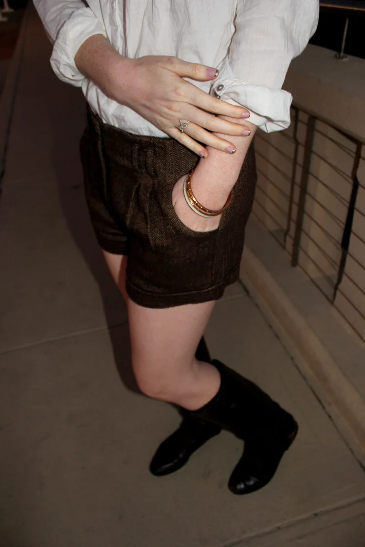 American eagle bow tie shorts, riding boots, Dallas skyline, winter shorts, wearing shorts in the winter