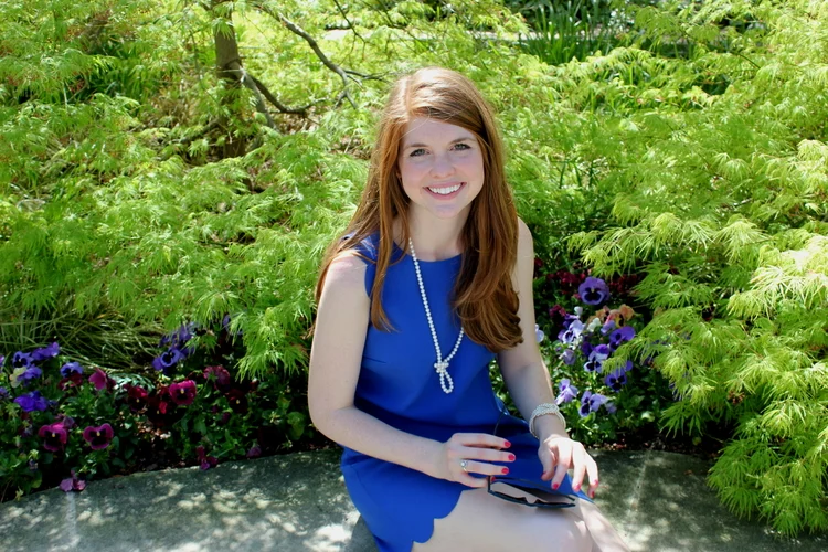 J crew Royal blue scallop dress, pearls, Dallas arboretum, spring style
