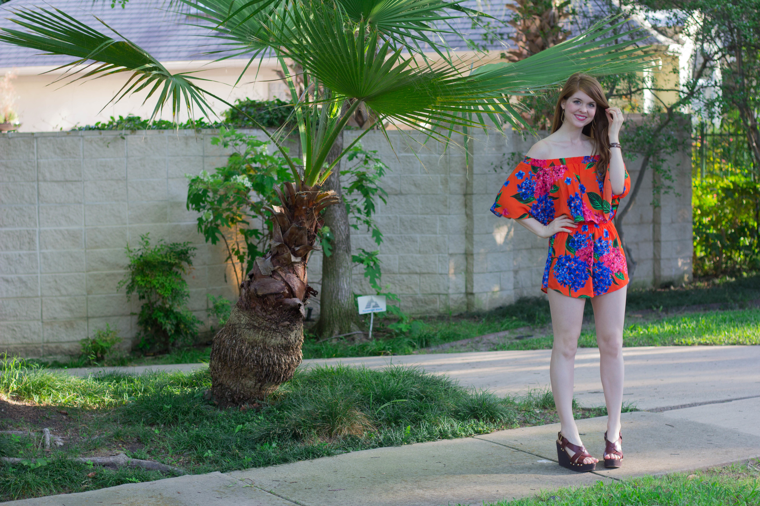 show me your mumu bahama bloom, off the shoulder romper, palm trees, vacation, travel style, tropical, kendra scott sophee earrings, steve madden brown leather wedges