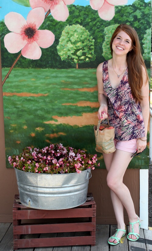 lylas clothing tank, u pick farms, texas, fresh peaches, i really like your peaches