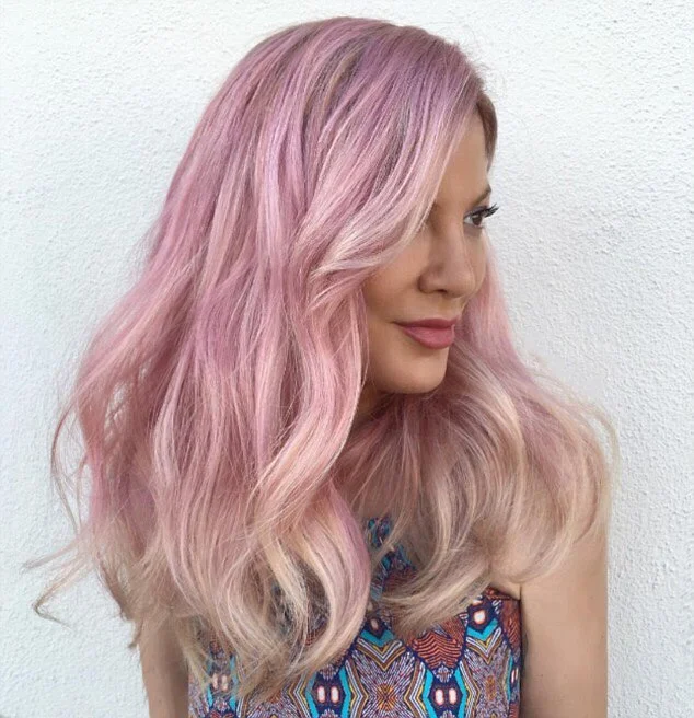 How to Keep your Hair Strong in the Summer