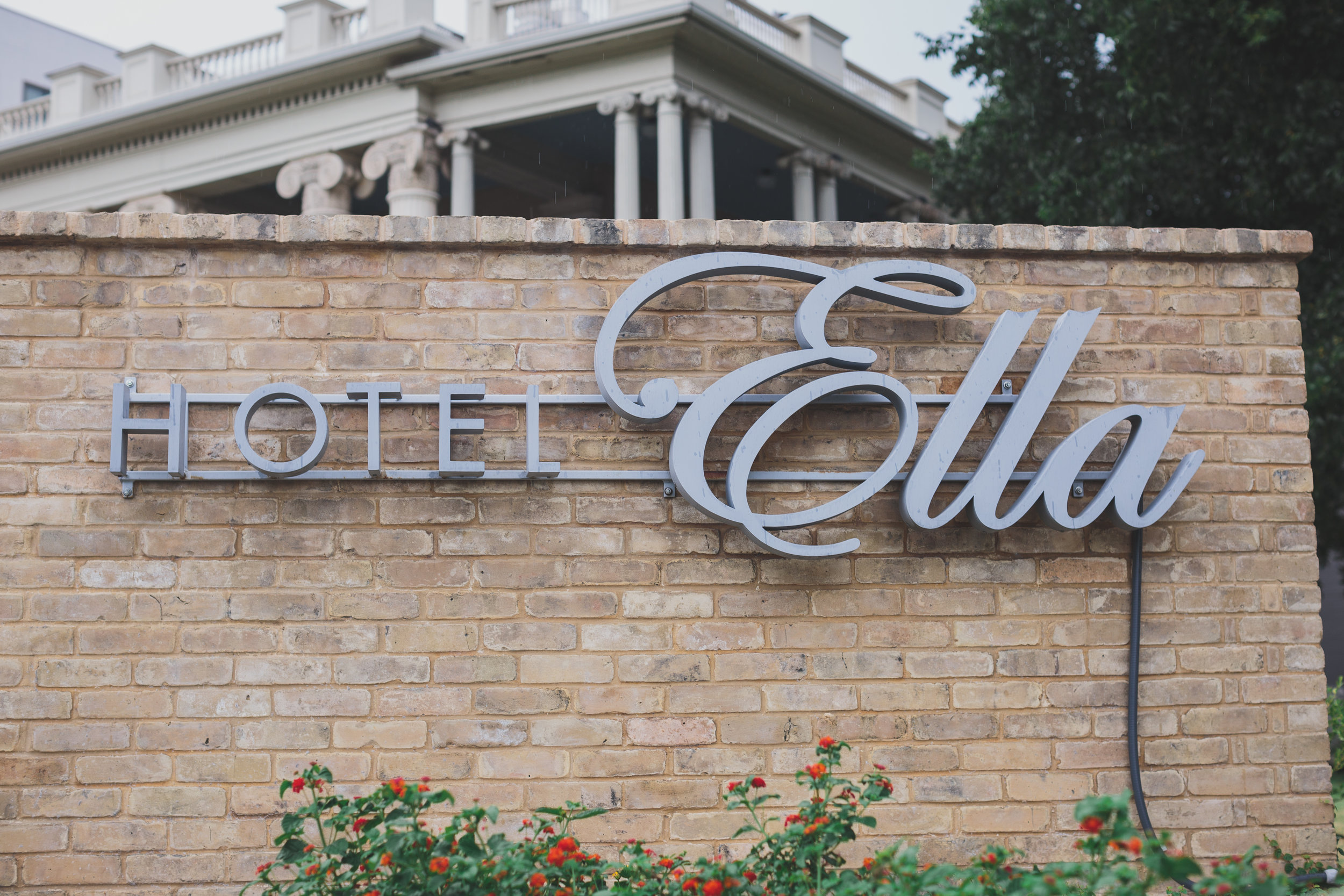 kelly costello photography, where to stay in austin, texas, hotel ella, UT, mumm napa, wedding, austin bachelorette party, drinking buddies, painted wine glasses, lovers and friends romper
