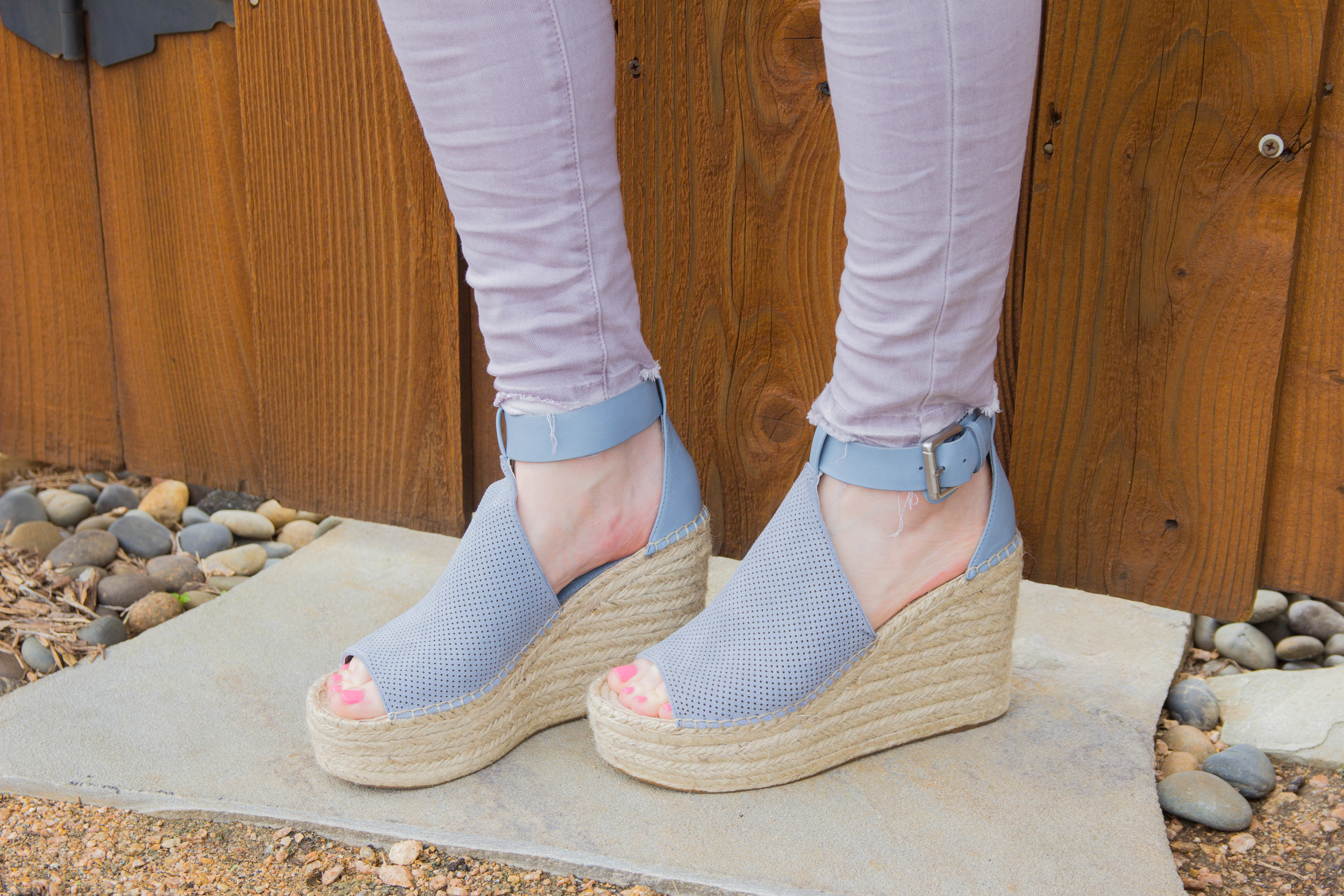 choose joy, aerie, aerie real, american eagle, christina kober designs, inspiRING, march fisher annie wedges, lavender pants, sisters, sister love, gift idea, valentine's day, valentine gift