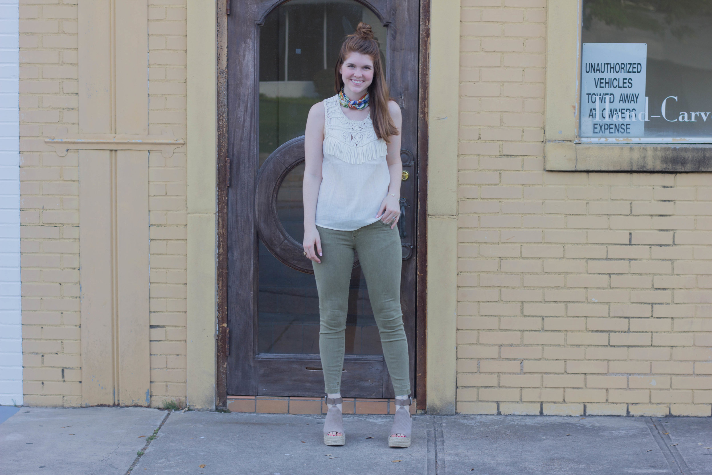 square scarf, fringe aerie top, marc fisher annie wedges,  kut by kloth, dallas fashion blogger, dallas design district