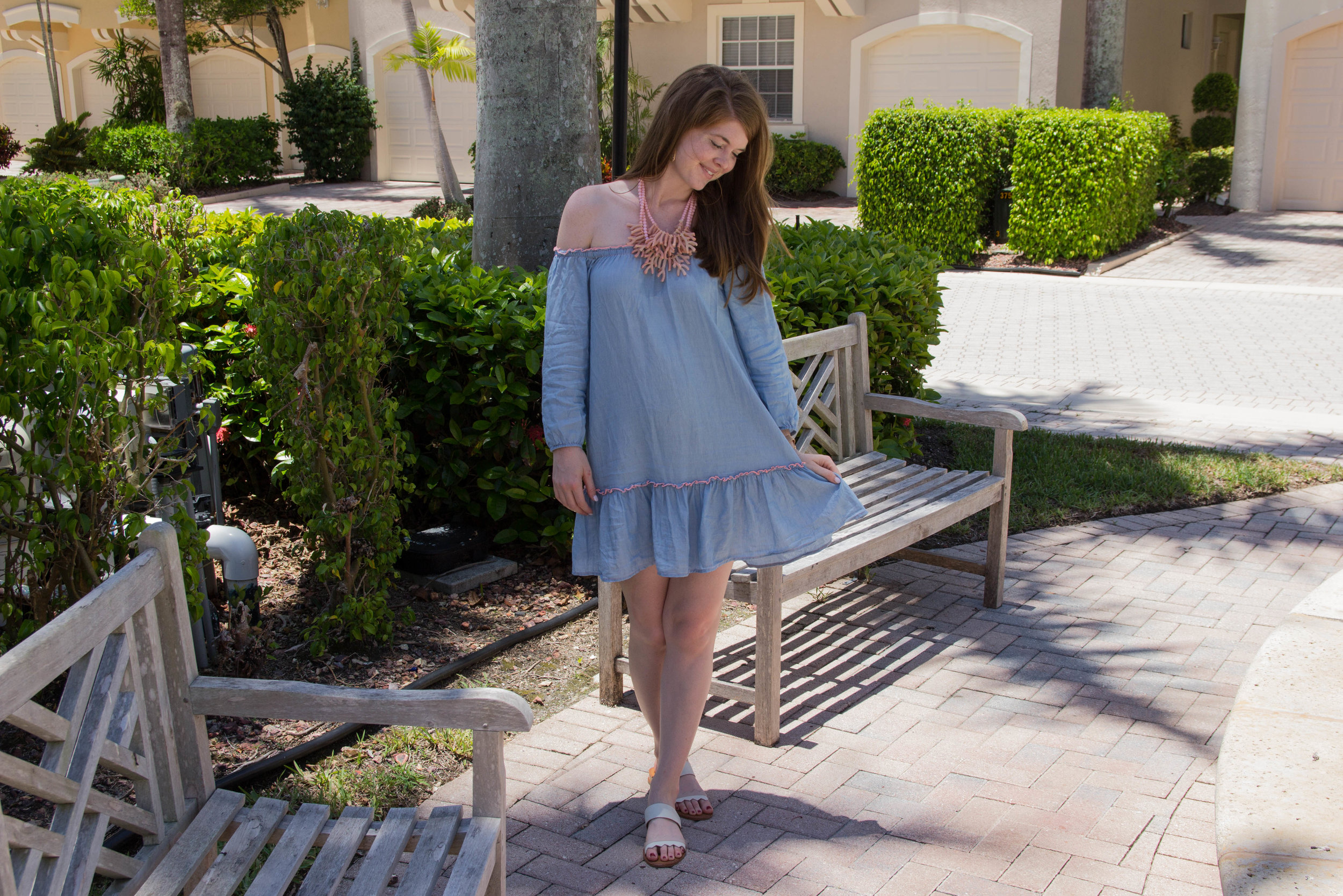 aerie chambray dress, baublebar necklace, dolce vita pacer slides, kendra scott earrings, palm beach, pga national, coral shaped jewelry