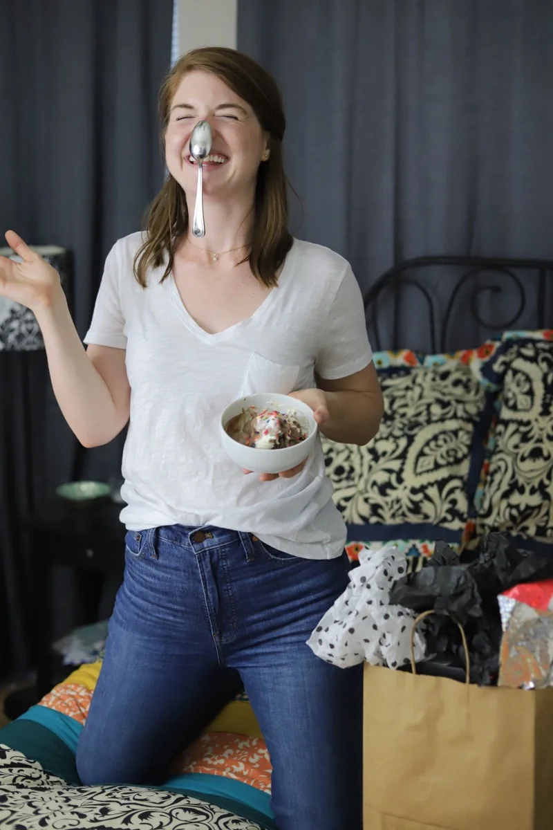 madewell v-neck whisperer tee, madewell perfect vintage jeans, trader joe's ultra chocolate ice cream, this is 28, lments of style, ellemulenos, birthday thoughts, ice cream photo shoot