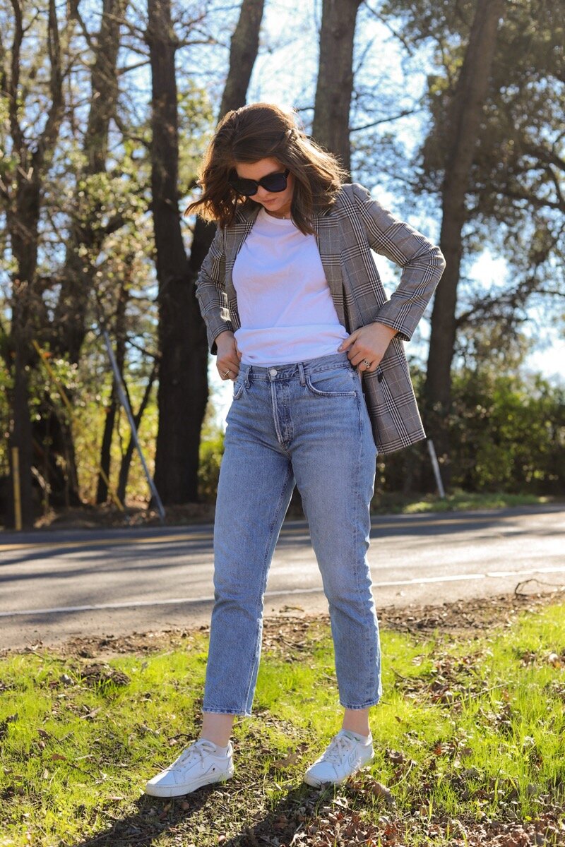 mom jeans, agolde denim, lments of style, ellemulenos, riley, sizing, worth the money, stretch, sustainable denim, tips for buying mom jeans