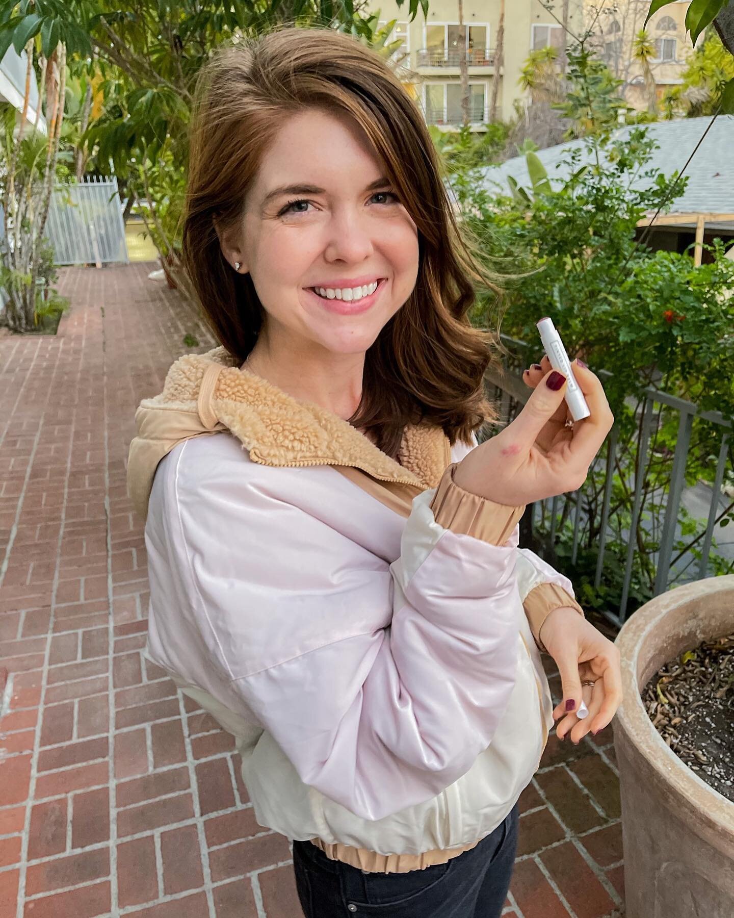 *giveaway* in honor of @primallypure &lsquo;s 6th birthday 💓 today they launched a rose + mint tinted lip balm. It&rsquo;s similar to the holiday one they launched, but a little lighter in color and of course the rose scent! Still just as great and 