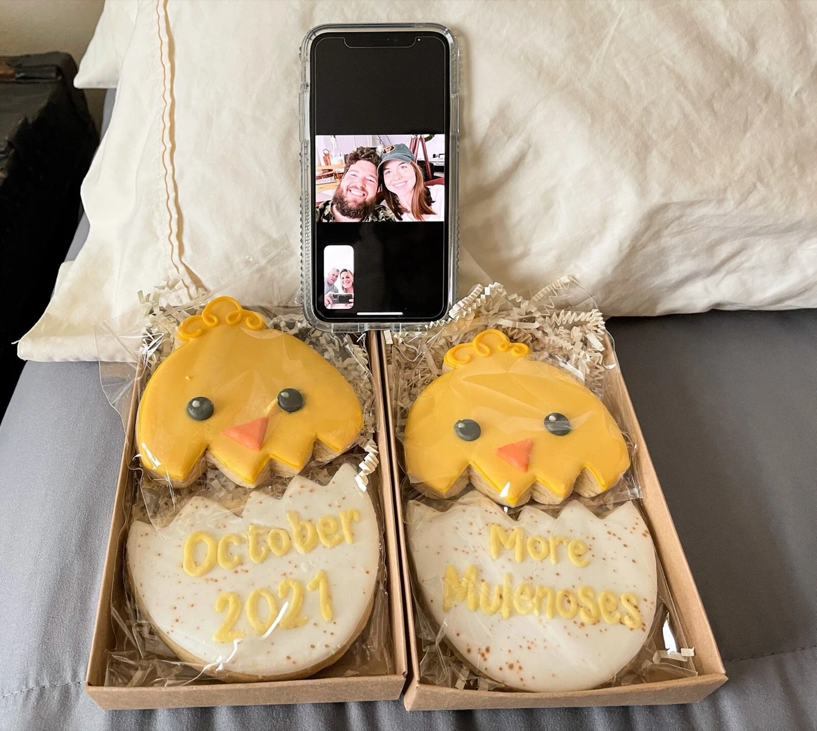 How to Tell People You're Pregnant