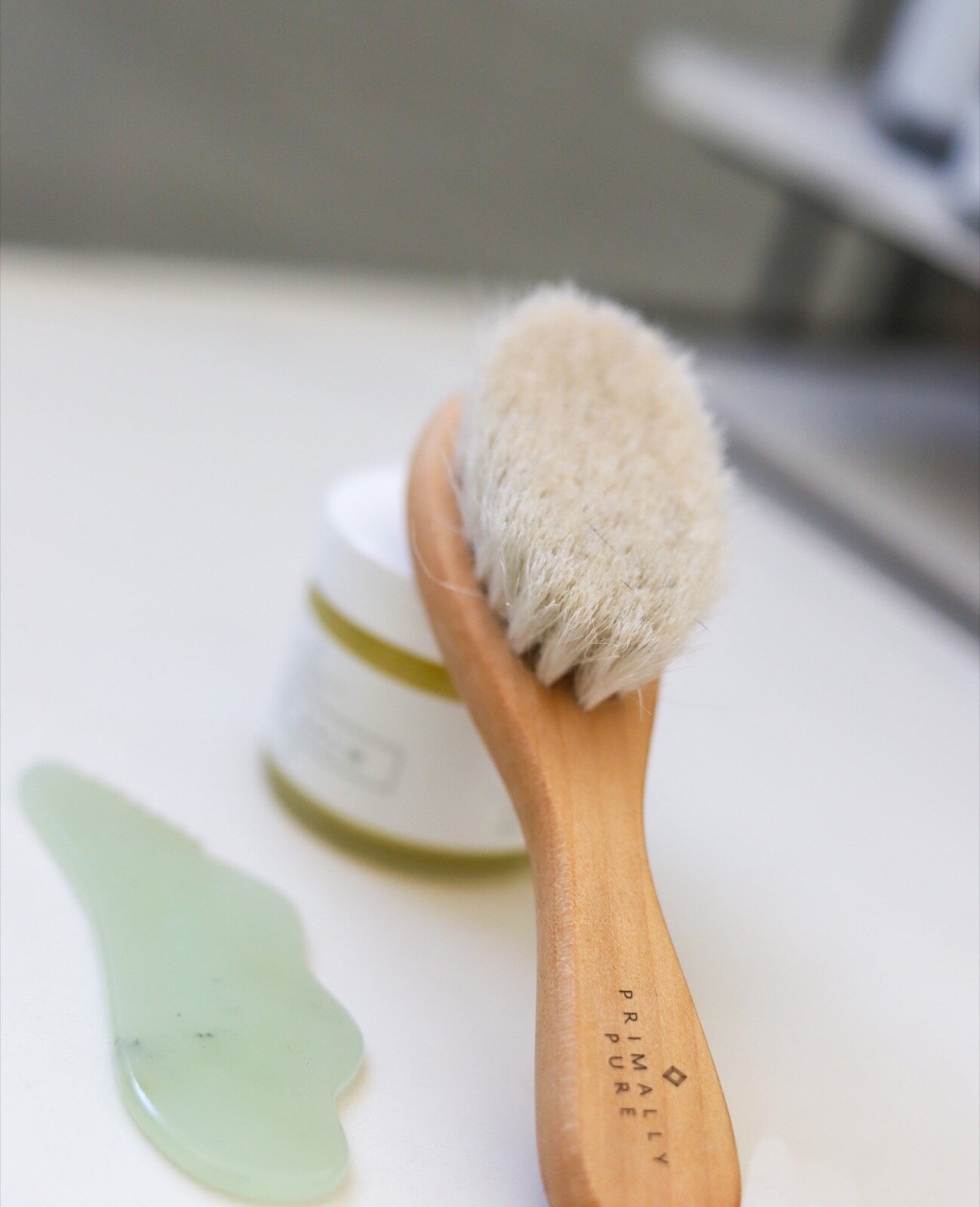 using a facial dry brush in your skincare routine, primally pure discount code, lments of style, la blogger, dry brushing benefits, primally pure facial dry bush, easy skincare routine, pregnancy safe skincare tools