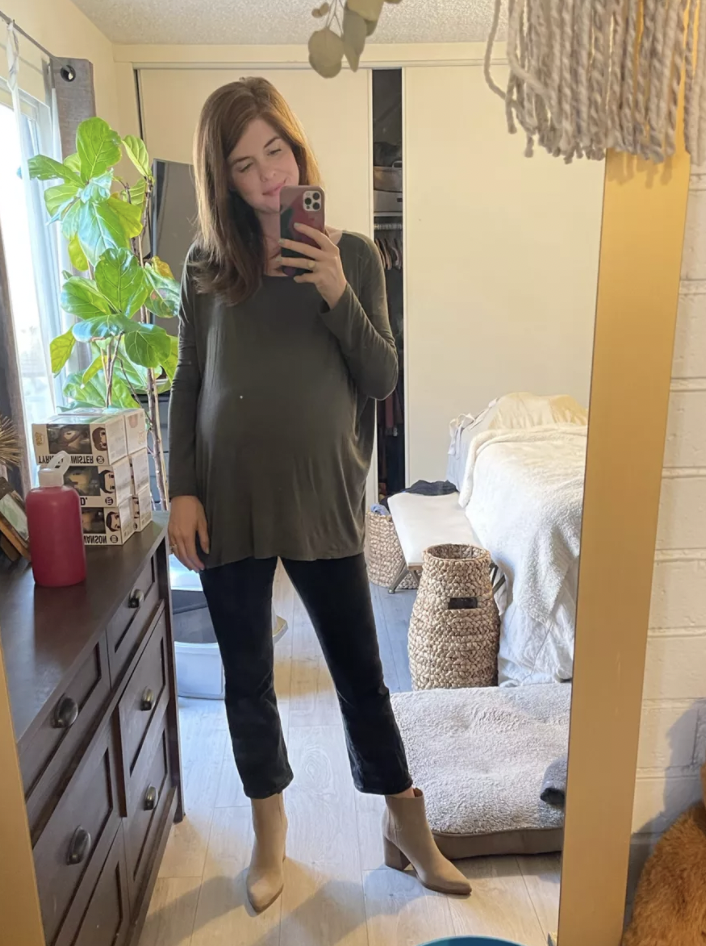Non-Maternity Bump Friendly Outfit Ideas, lments of style, la blogger, twin pregnancy, what to wear while pregnant, pregnancy outfit ideas, favorite brands to wear while pregnant, loose tunic top, piko shirt