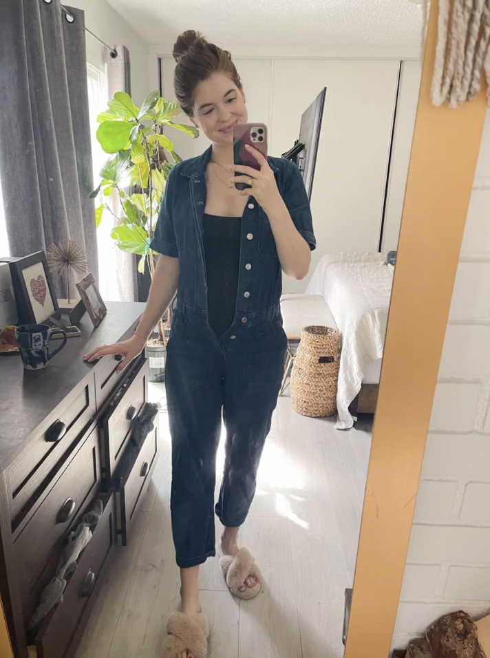 Non-Maternity Bump Friendly Outfit Ideas, lments of style, la blogger, twin pregnancy, what to wear while pregnant, pregnancy outfit ideas, favorite brands to wear while pregnant, everlane denim coverall jumpsuit with sleeves unbuttoned