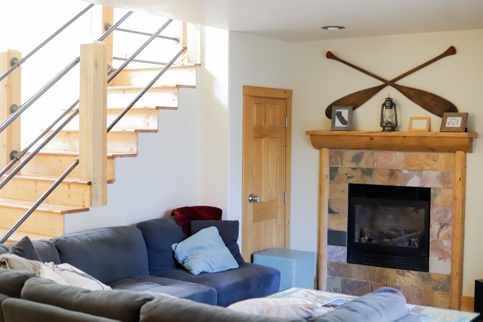 where to stay in south lake tahoe ft. RnR Vacation Rentals, short term rentals, long term rentals, 30 days, 90 days, hot tub, walk to ski lift, lakefront property, lments of style, la blogger, la roadtrip, family vacation