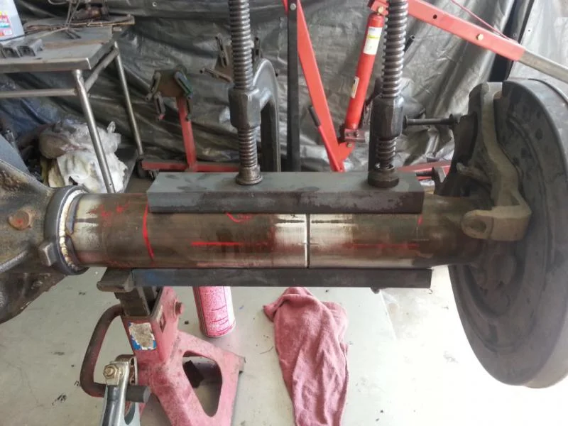 How To Narrow a Ford Explorer 8.8 Rear Axle: Part 3 - Cut & Weld — The ...