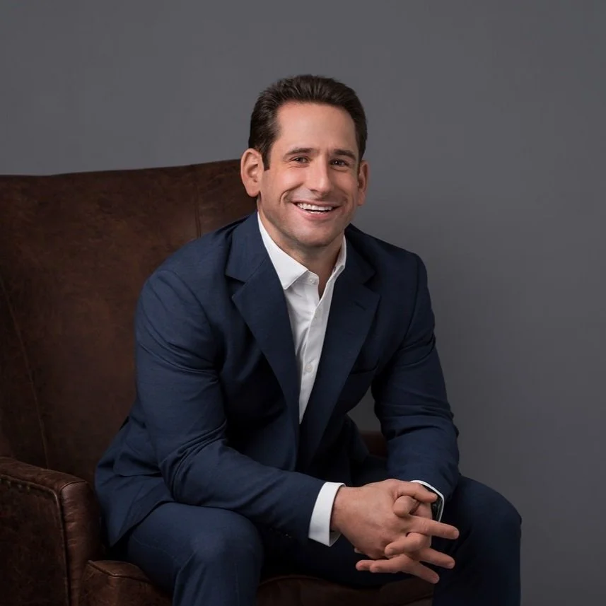 headshot for commercial real estate broker