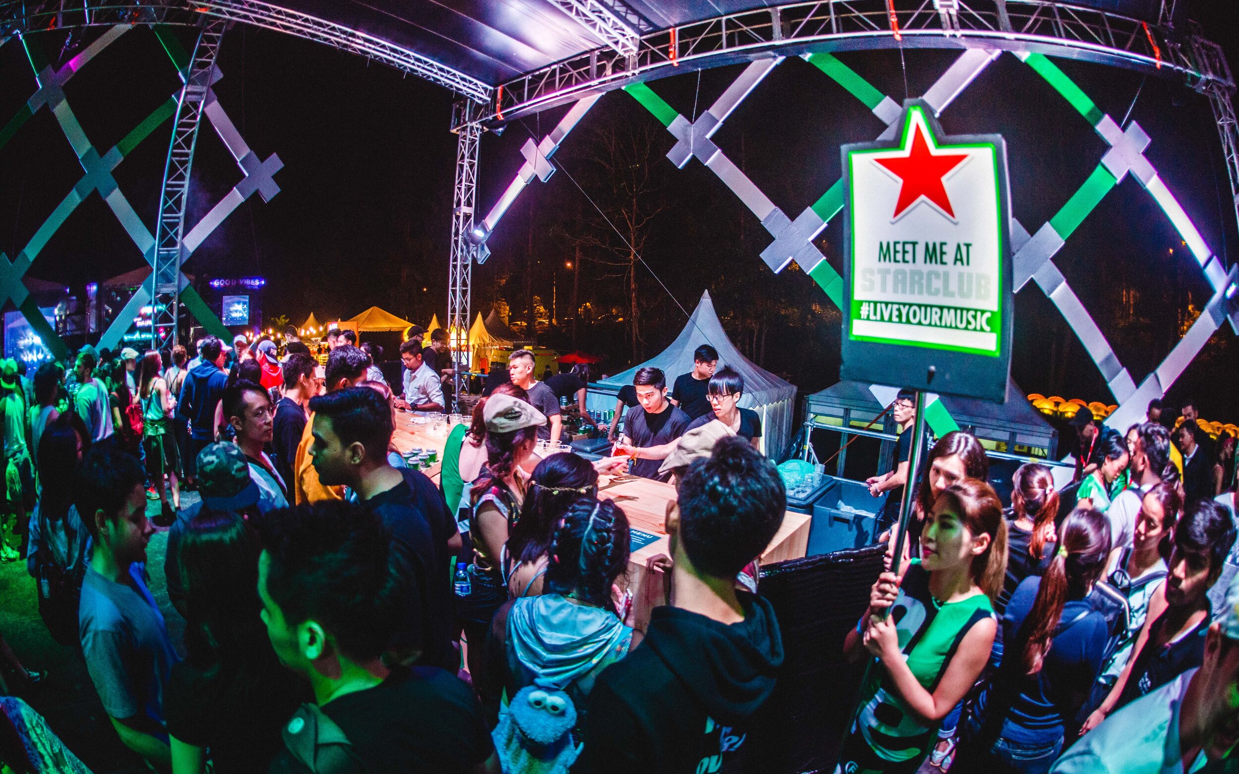 04_Heineken® Starclub enabled guests to enjoy ice-cold Heineken® beers as they enjoyed their favourite music acts. - Photo by All Is Amazing.jpg