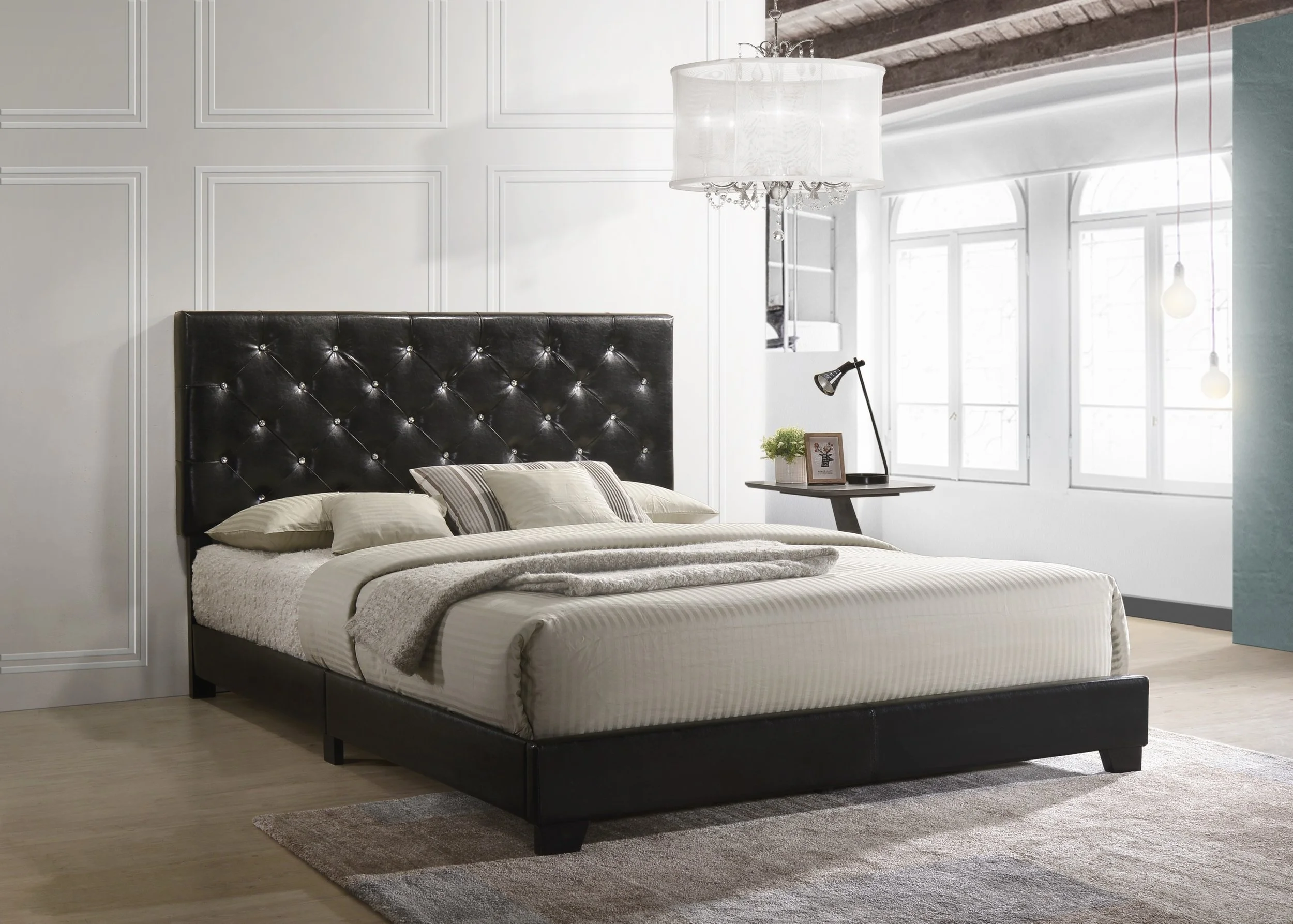 HH2020 Black Diamond Tufted Bed - Full, Queen