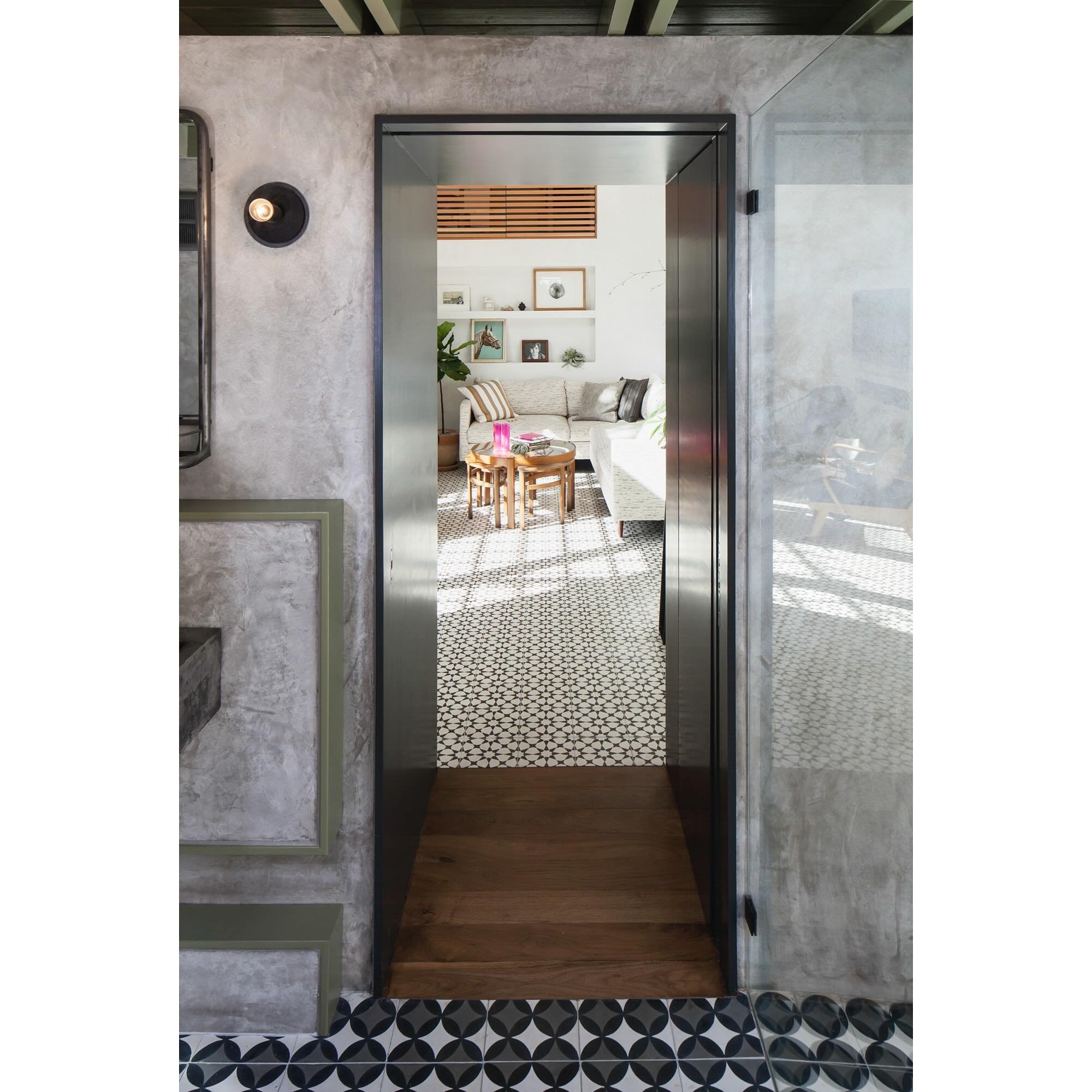 Ps just realized this lovely photo of the interior of #garnercasita was never shared on social media (this is not my strong suit 🤷&zwj;♀️) so had to remedy that. Photo by @andreacalo, #garnercasita built by #miarsconstruction, structural engineering