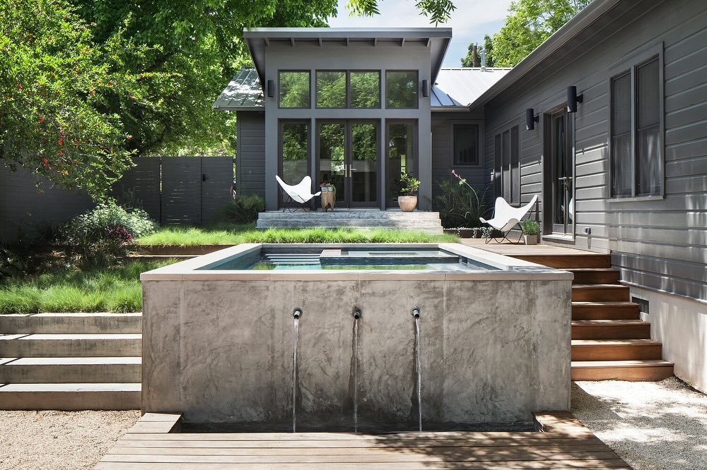 Speaking of summer and shade in Austin always reminds us of this oldie but goodie project; the perfect place to be to beat the heat this time of year! Happy Friday y&rsquo;all! #garnercasita Built by #miarsconstruction photo by @andreacalo, structura