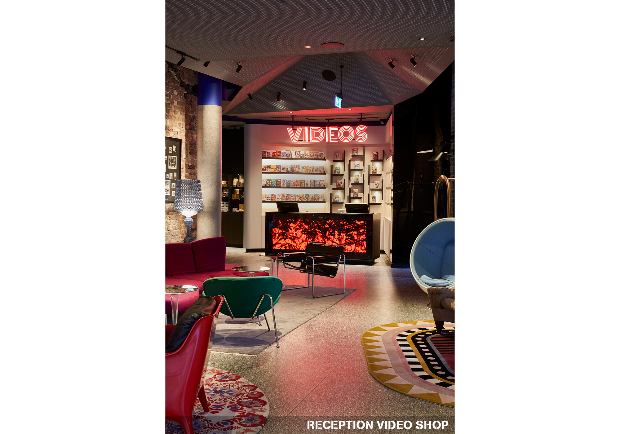 25hrs P Carousel013.png