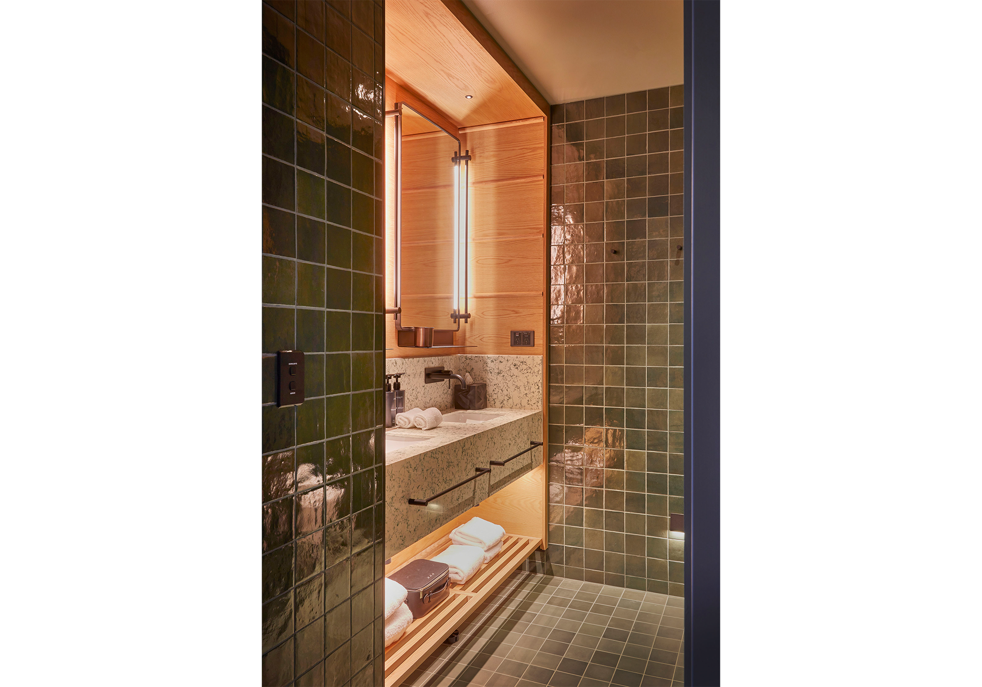 25hrs G Carousel031.png