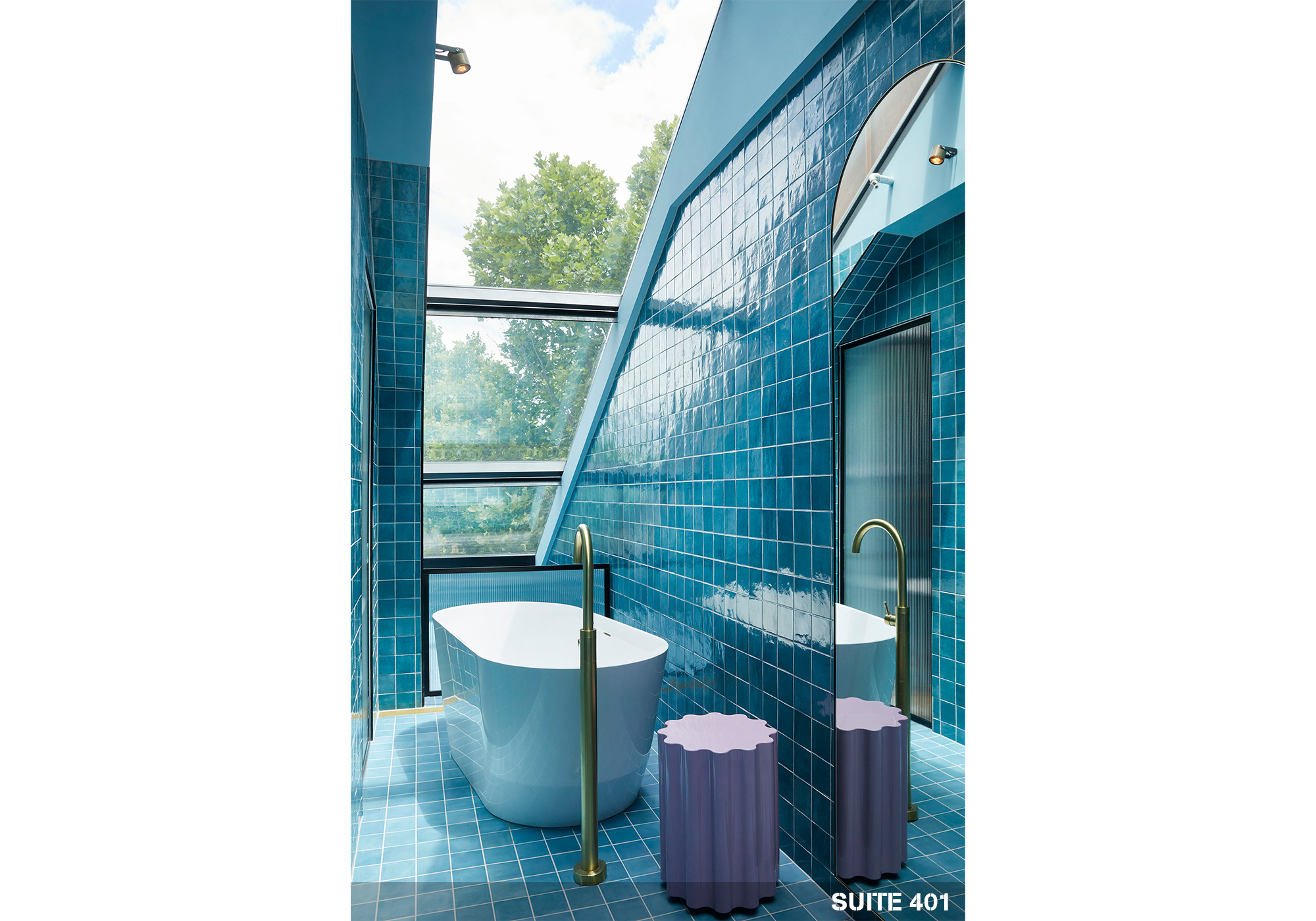 25hrs G Carousel012.png