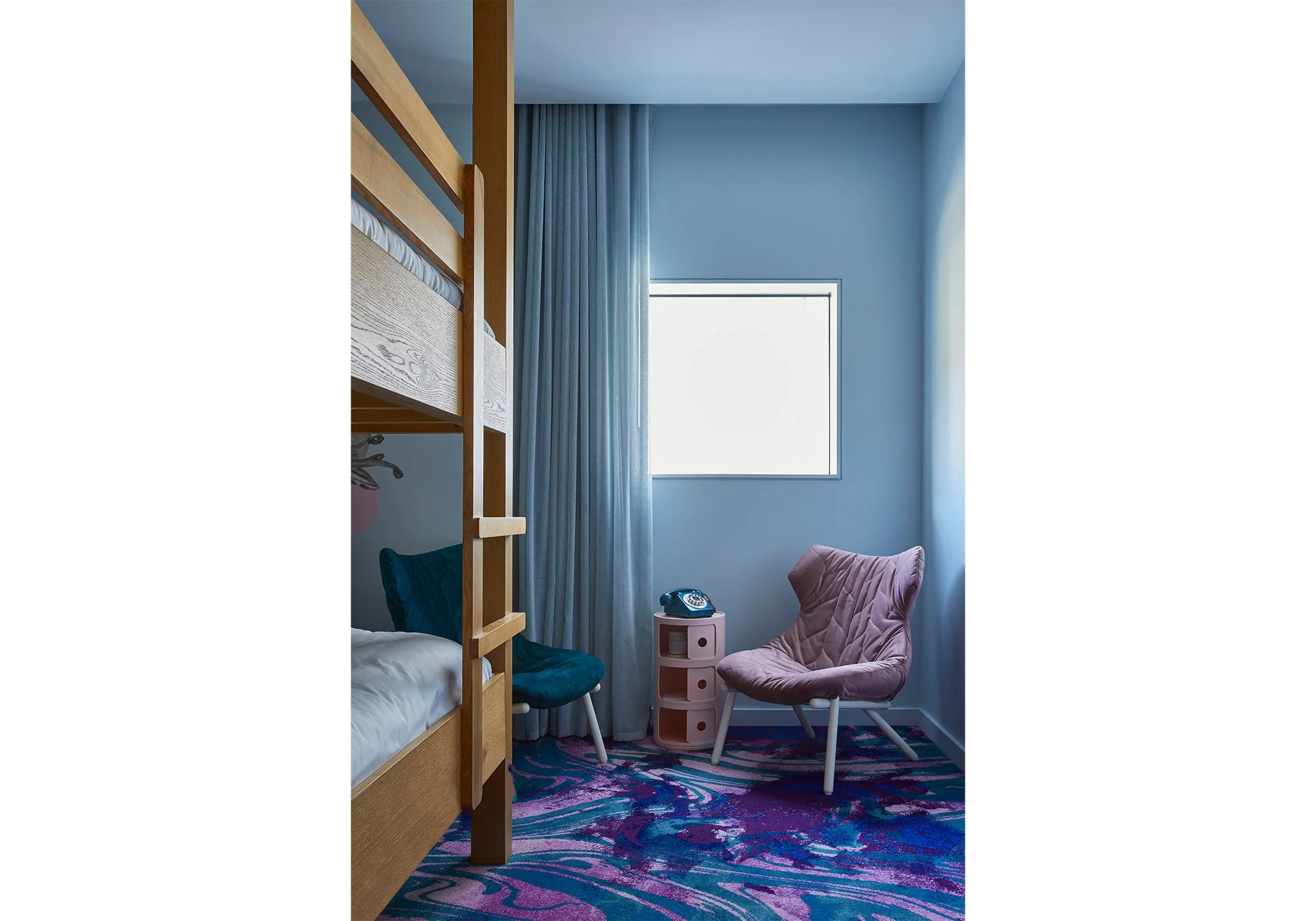 25hrs G Carousel019_1.jpg