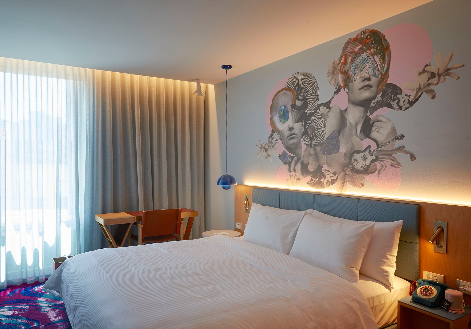 25hrs G Carousel015_1.jpg