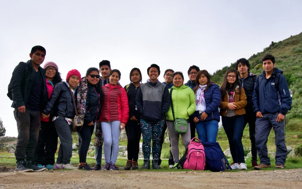 We had a group of 15 hikers that day, many are friends and former students I’ve met in Huraraz.