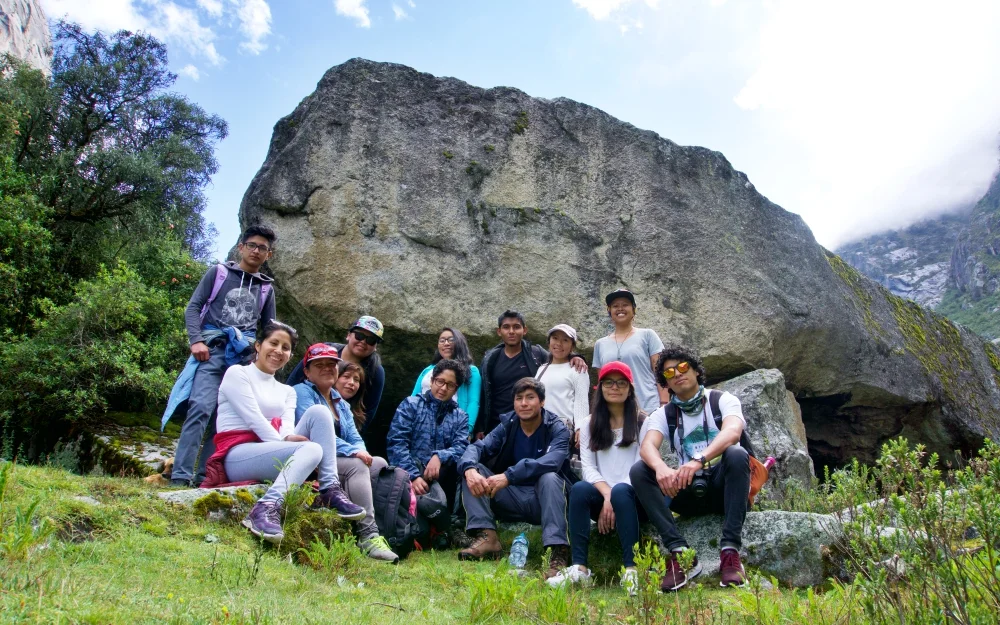 Turns out that massive boulders make great backdrops too.