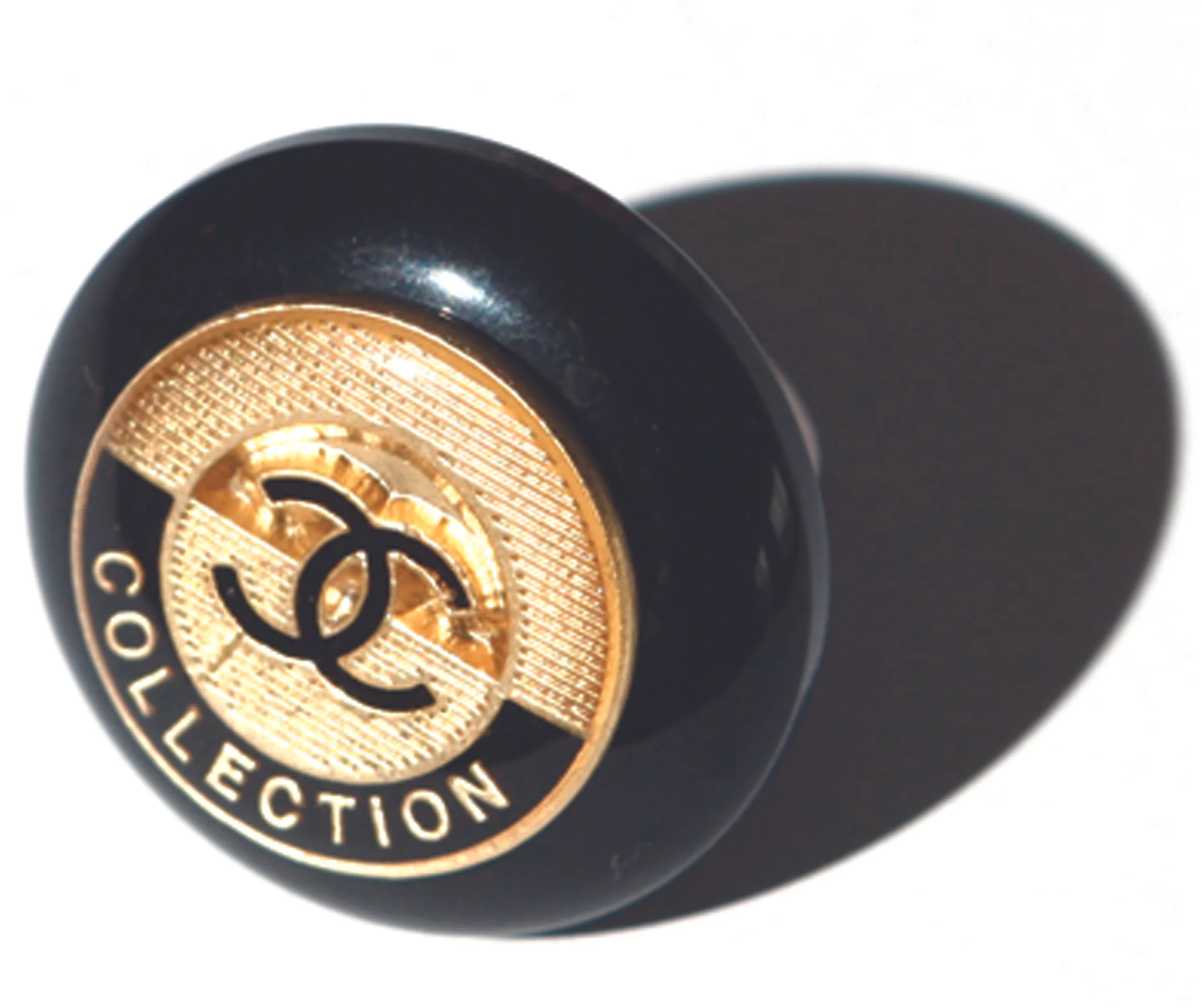 VintageButton 23 .jpg