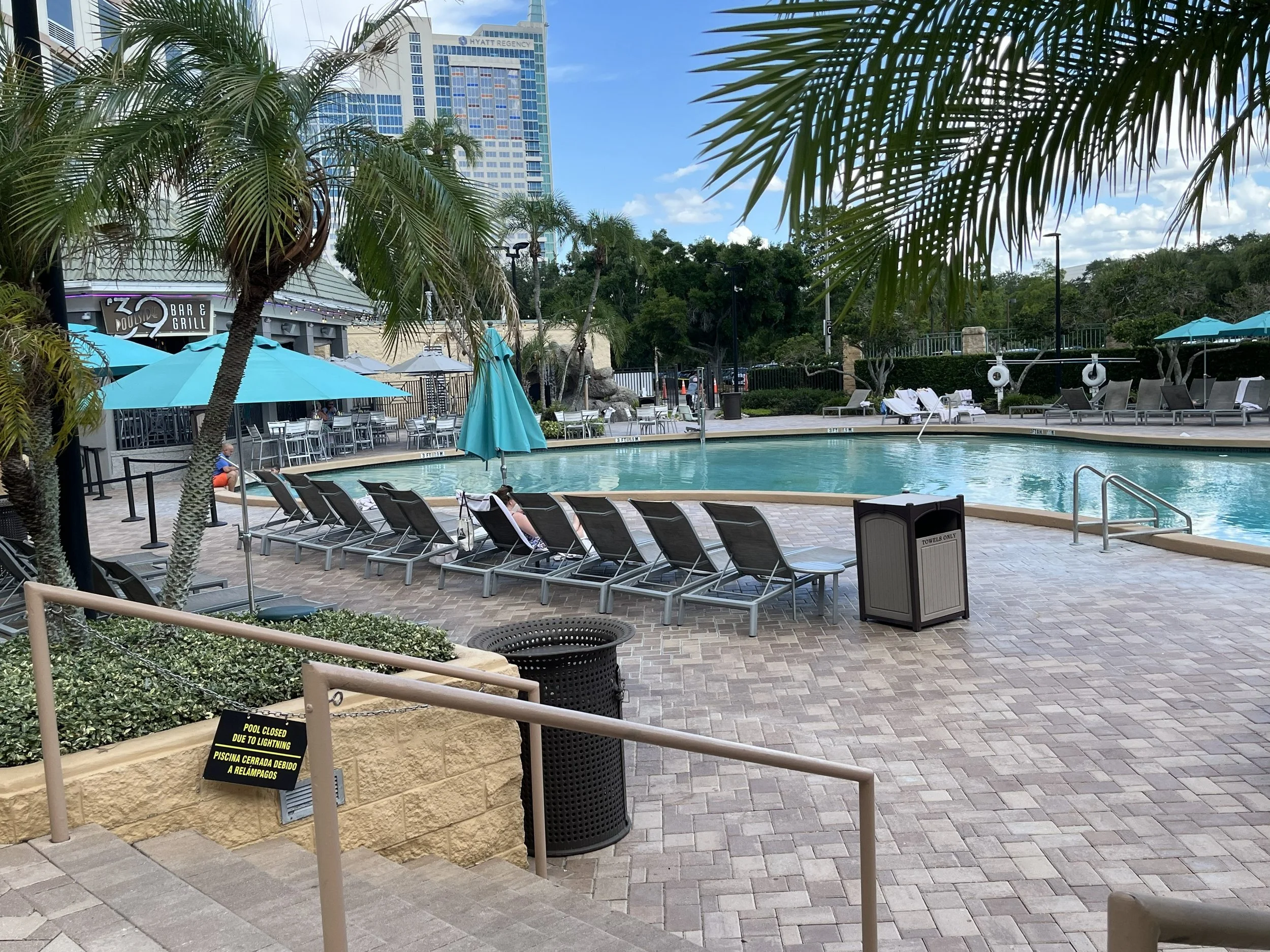 Pool and 39 bar