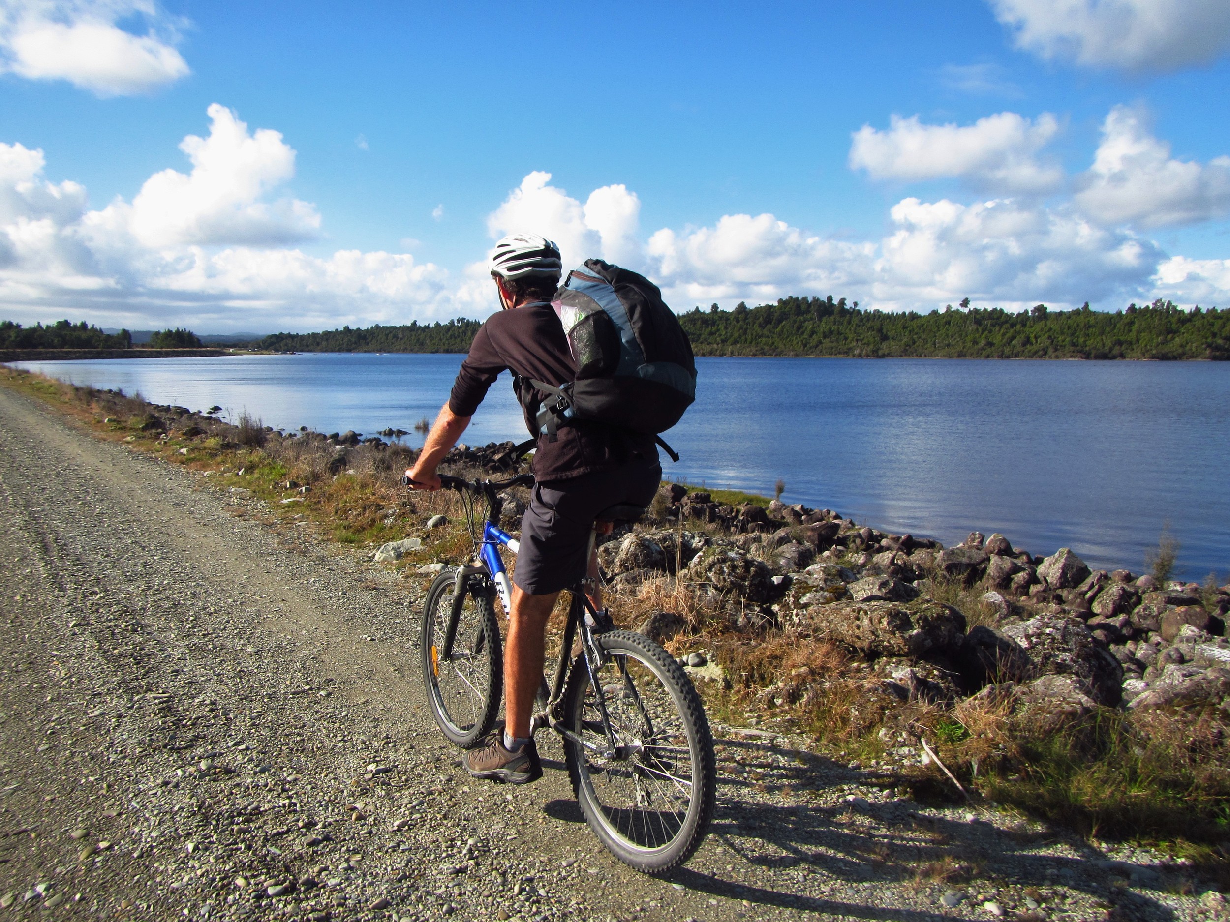 Biking past Kapitea Reservorr (Dillman's Dam)