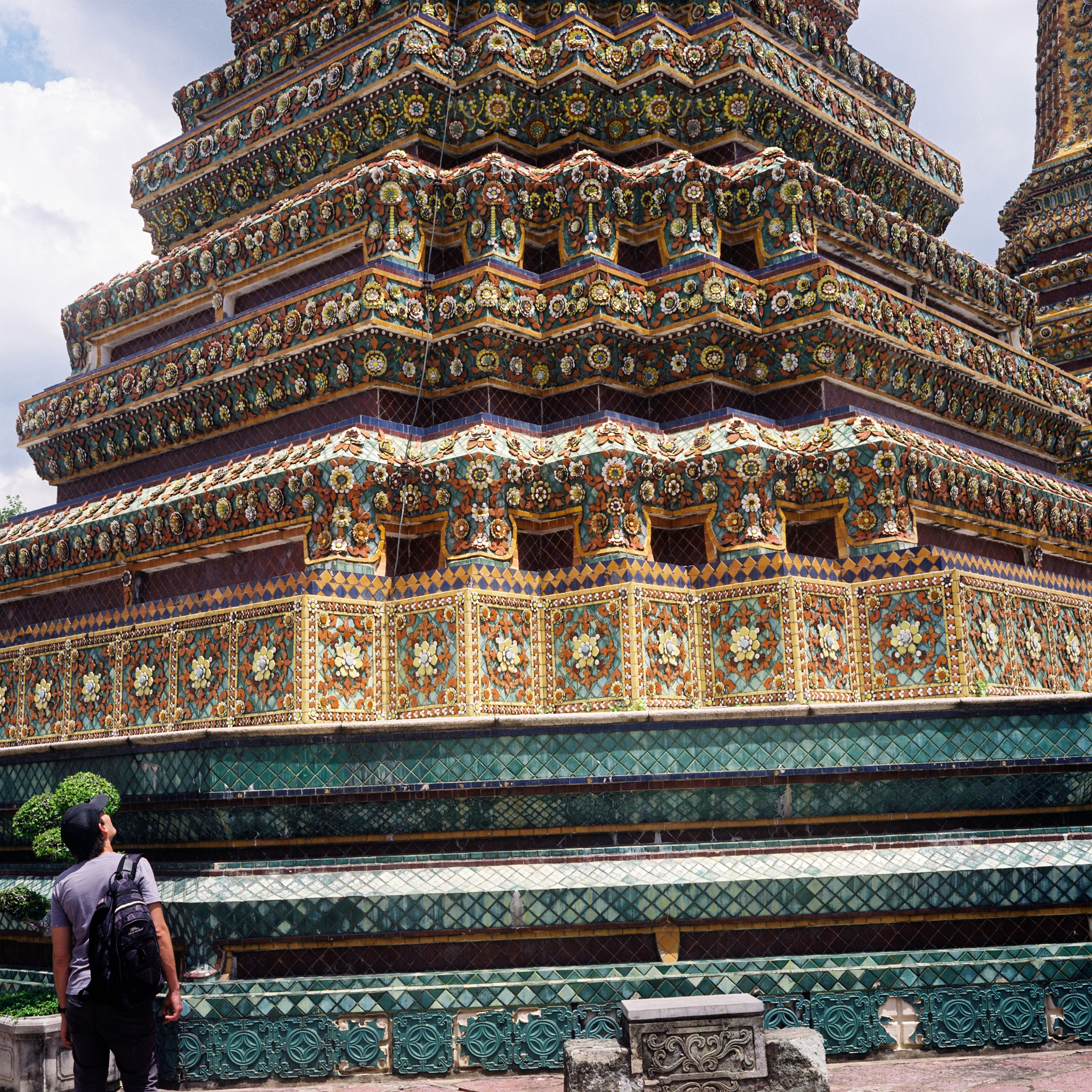 bangkok temple 2.jpg