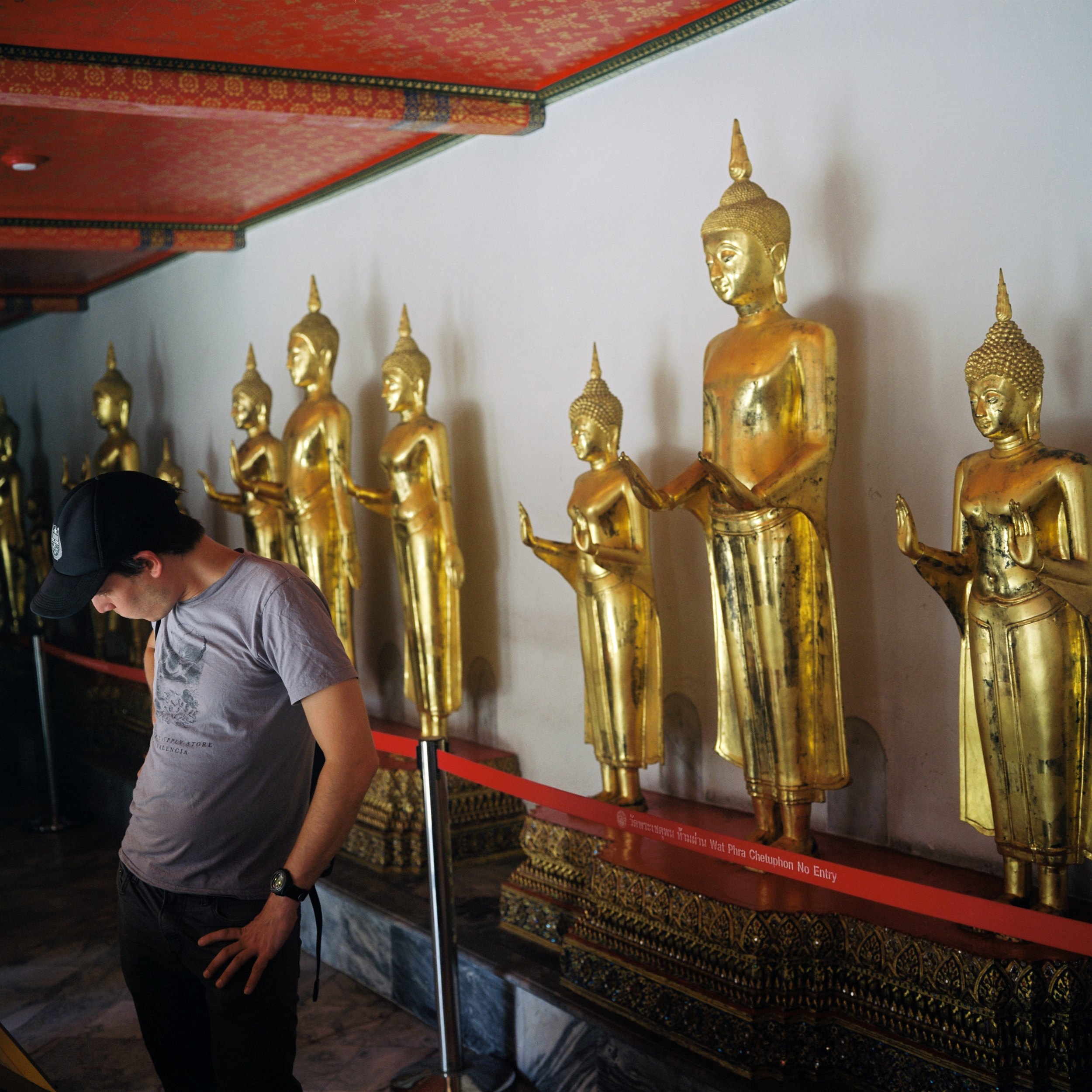 bangkok temple.jpg