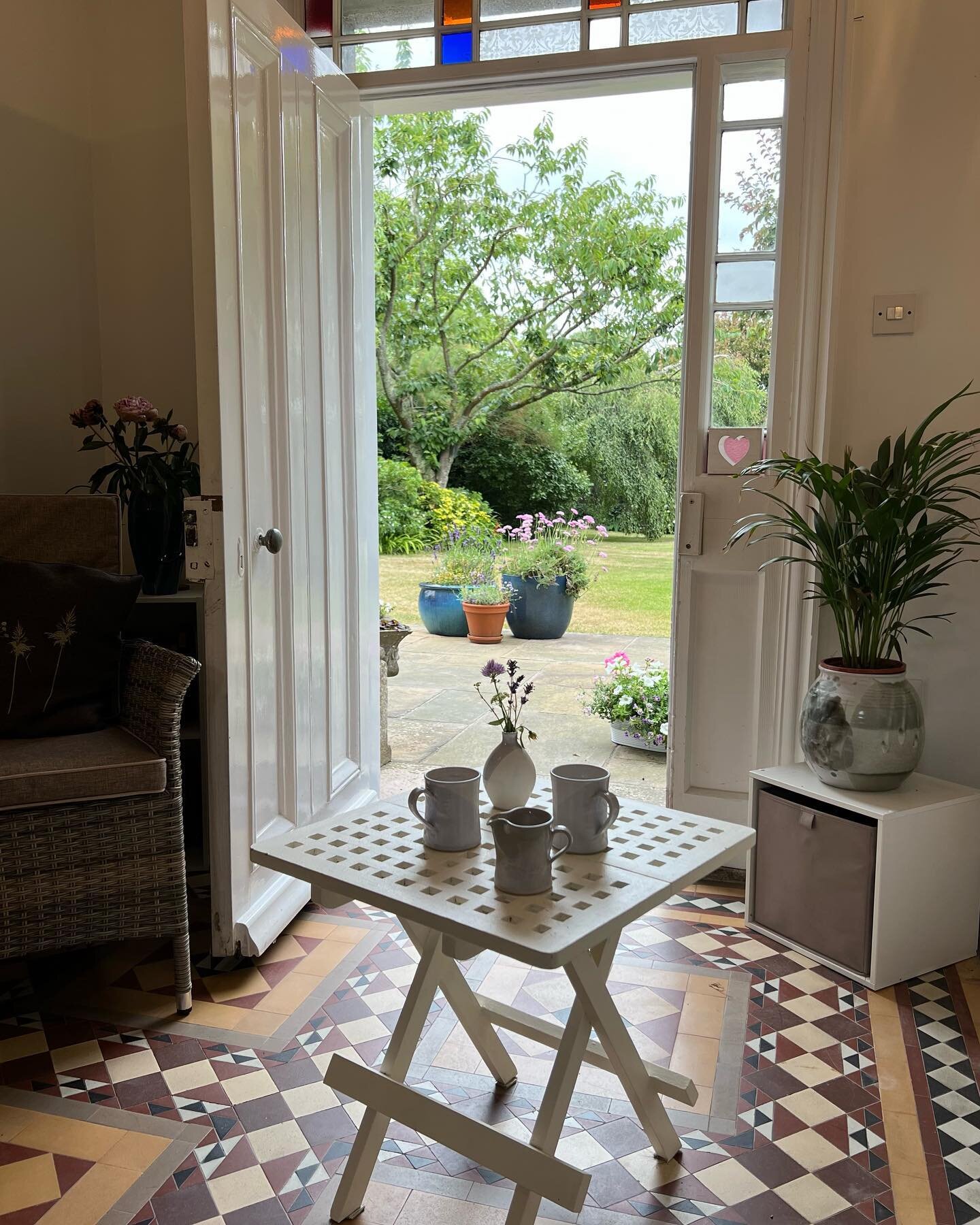 Coffee for two on a dull day. Pretending the hall is a conservatory! #visitjerseyci #coffeetime #pottery #genuinejersey #sinclairceramics