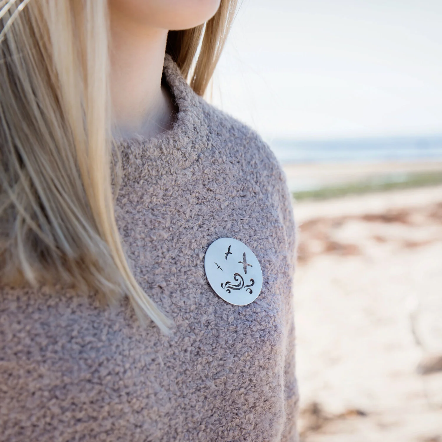 HannahLouiseLamb-wave-silver-brooch.jpg