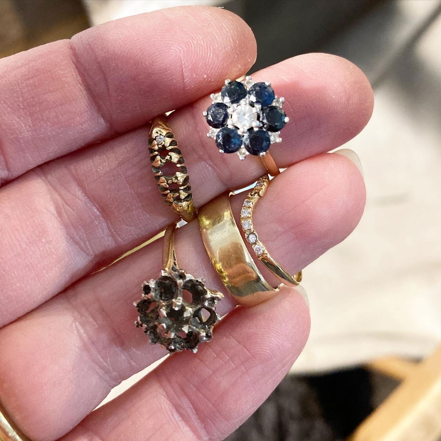 HannahLouiseLamb-Scottish-Jewellery-three-sapphire-remodel-ring.jpg
