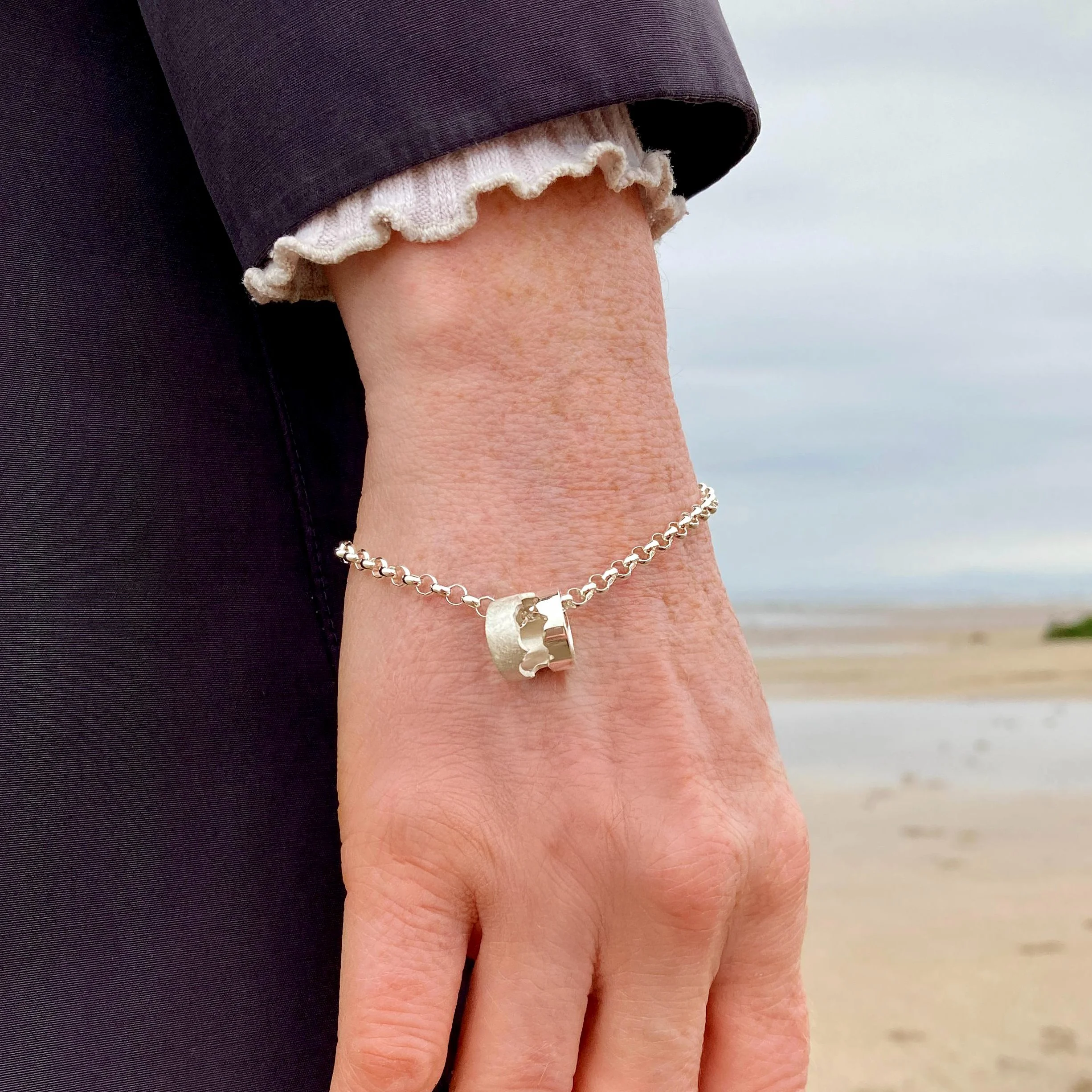 Coastline Hoop Bracelet Silver.jpg