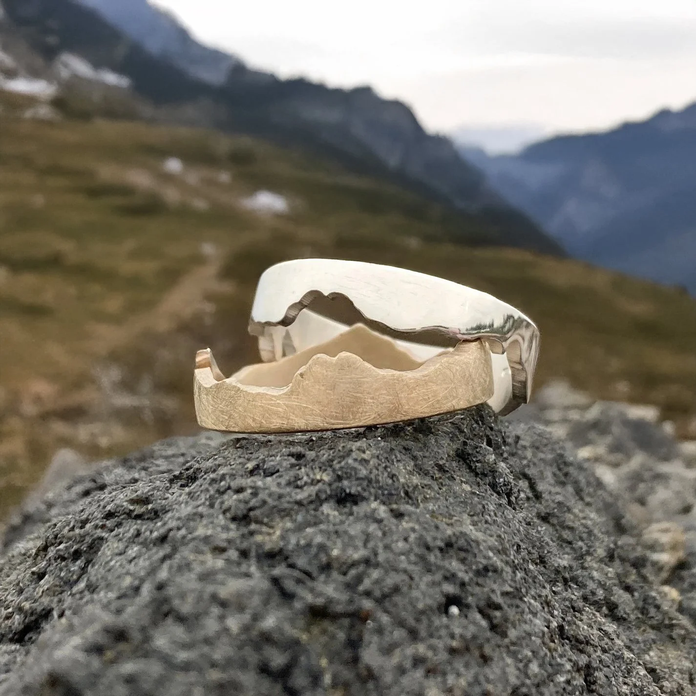 imageye___-_Hartwell Button-Through Sweat - PRISTINE Varley (9).jpg