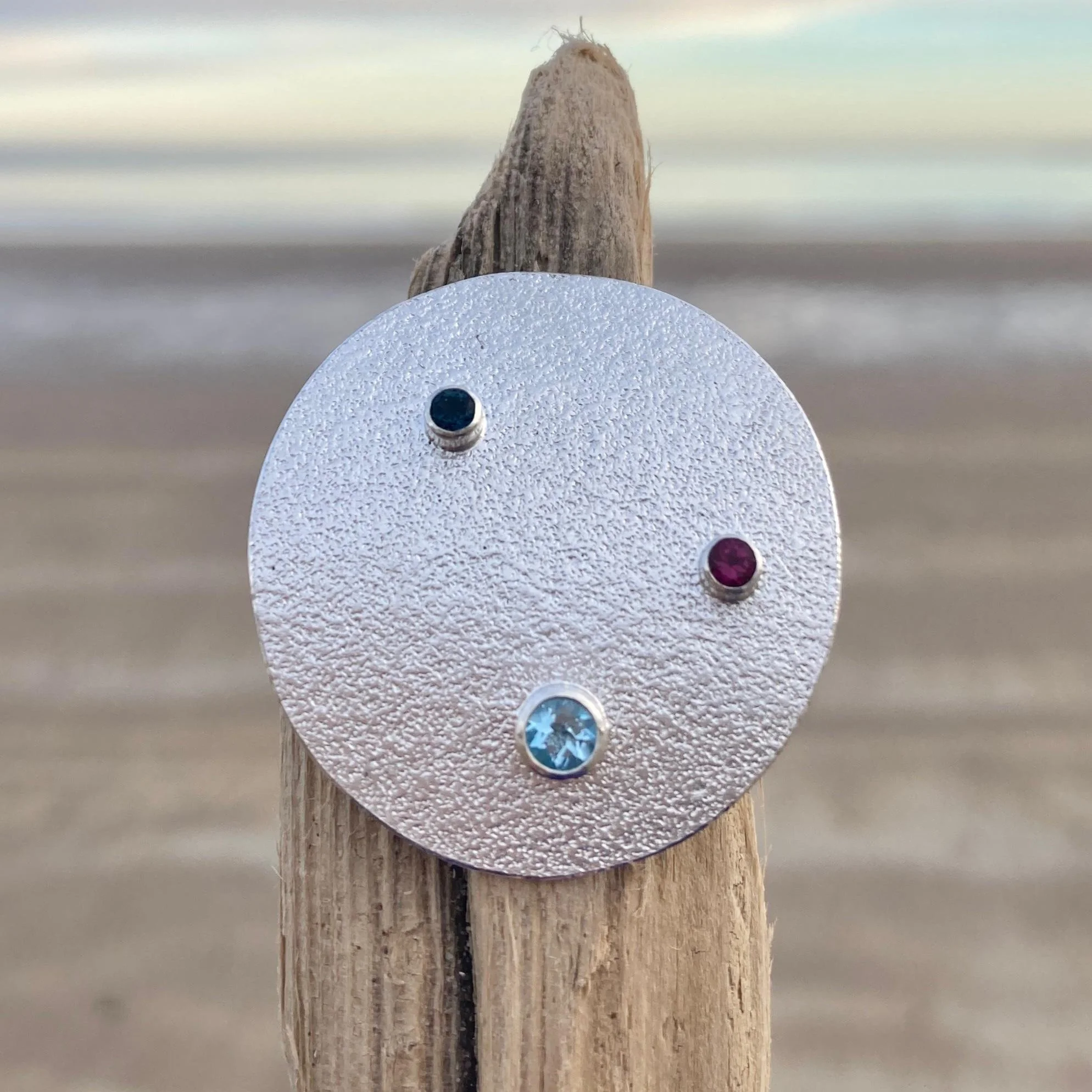 Cove Birthstone Brooch in Sterling Silver